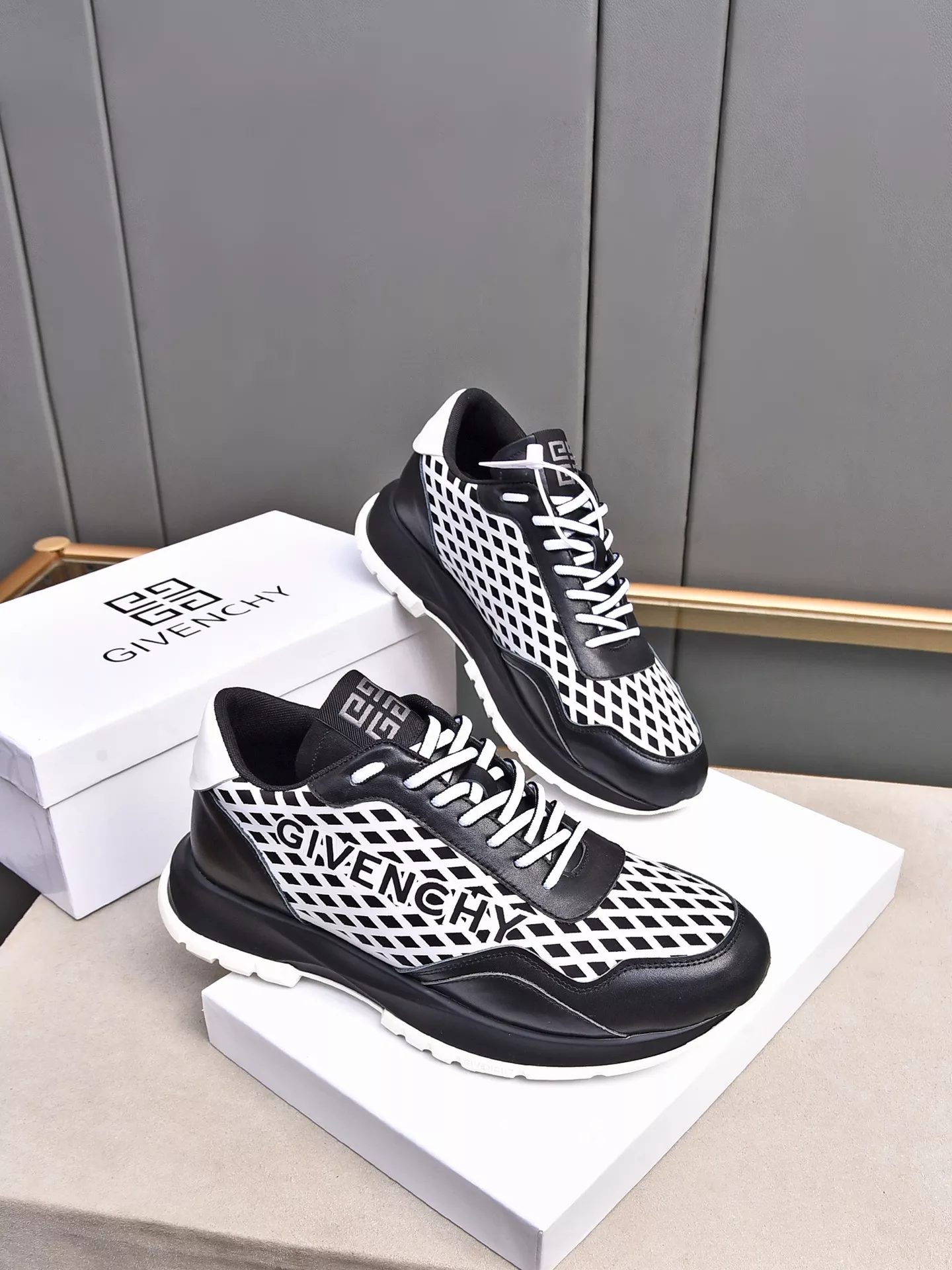 Givenchy Casual Shoes For Men WellDesigned 2568