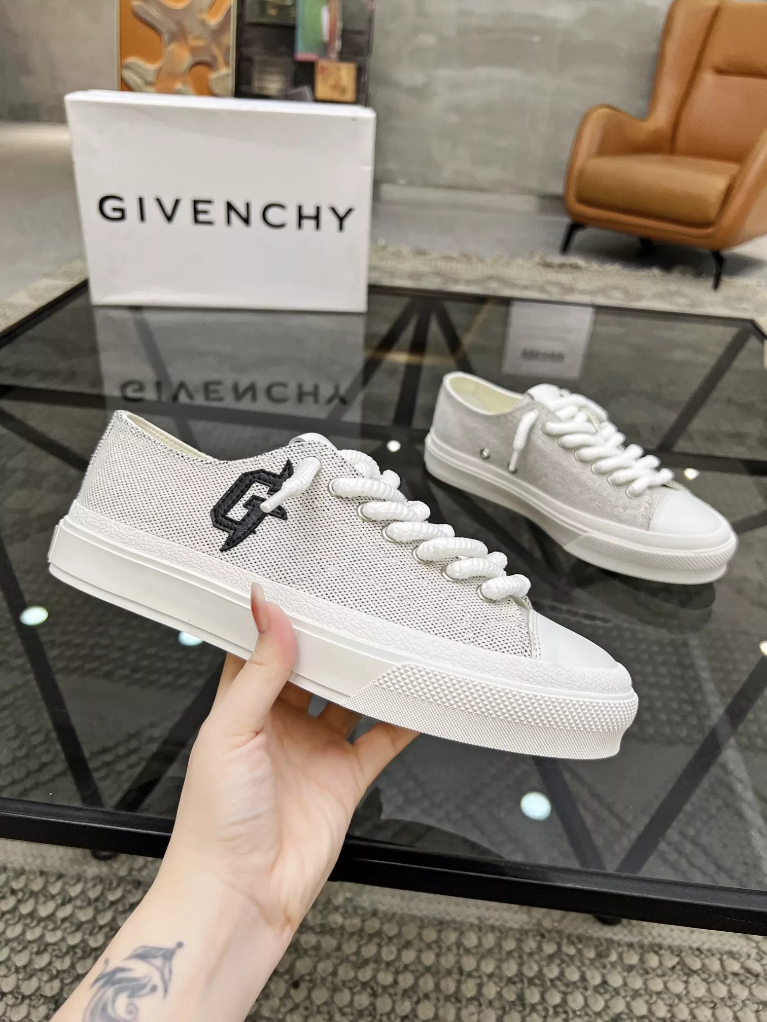 Givenchy Casual Shoes For Women EyeCatching 8641
