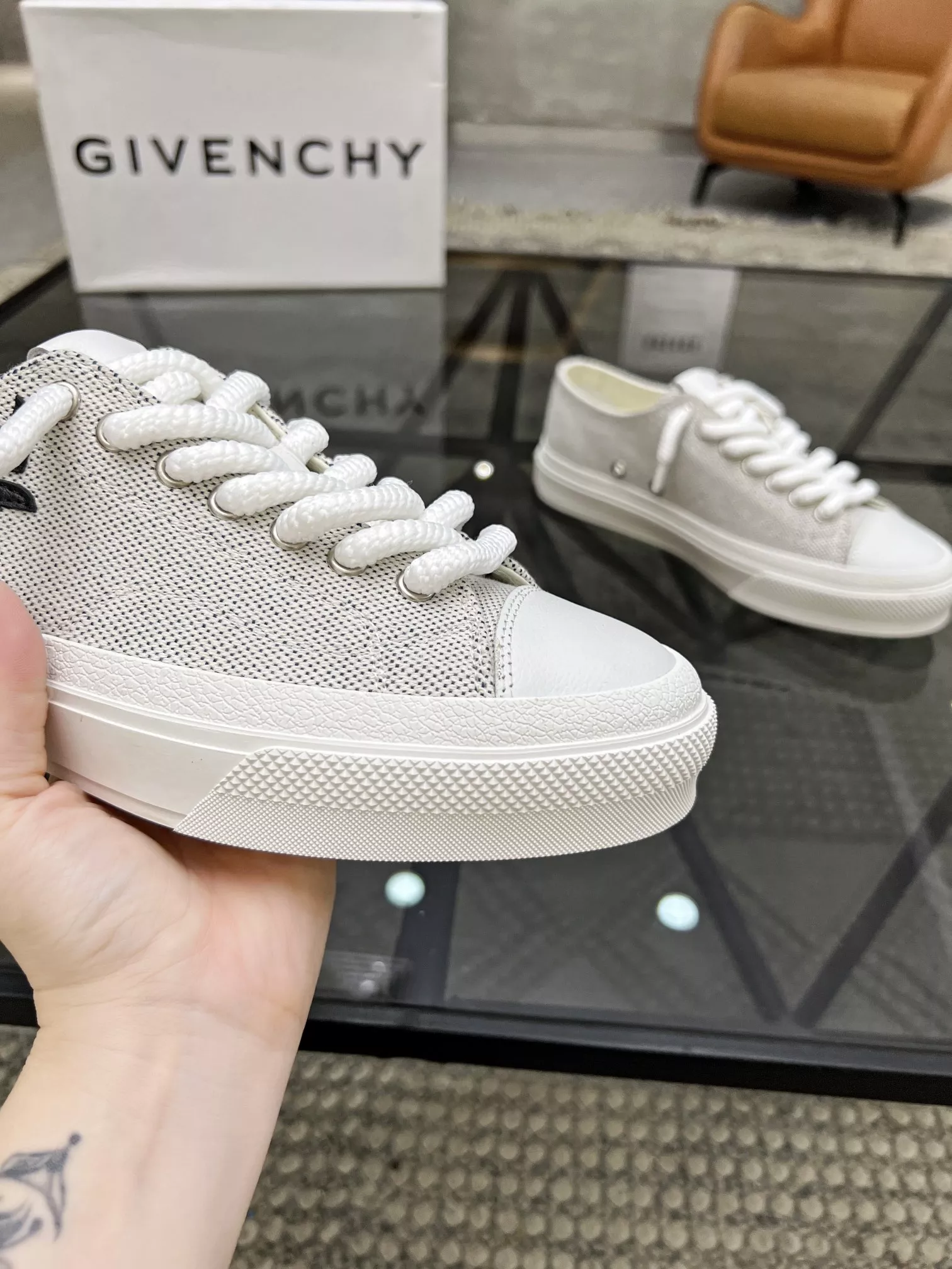 Givenchy Casual Shoes For Women EyeCatching 8641