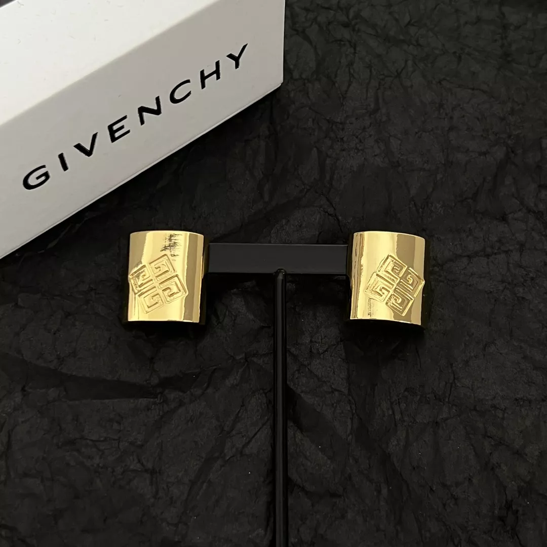 Givenchy Earrings For Women Sleek 7077