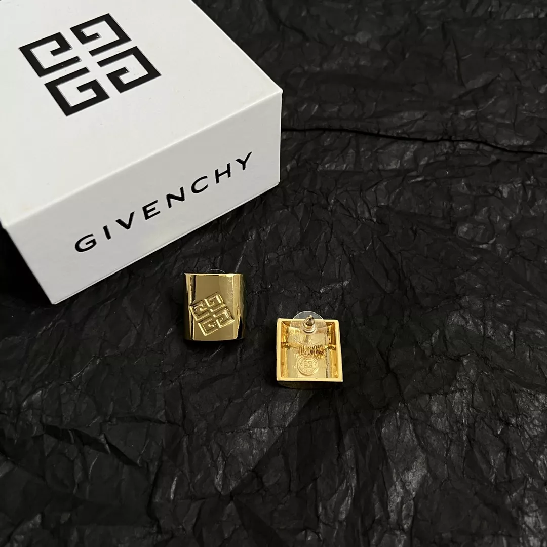 Givenchy Earrings For Women Sleek 7077