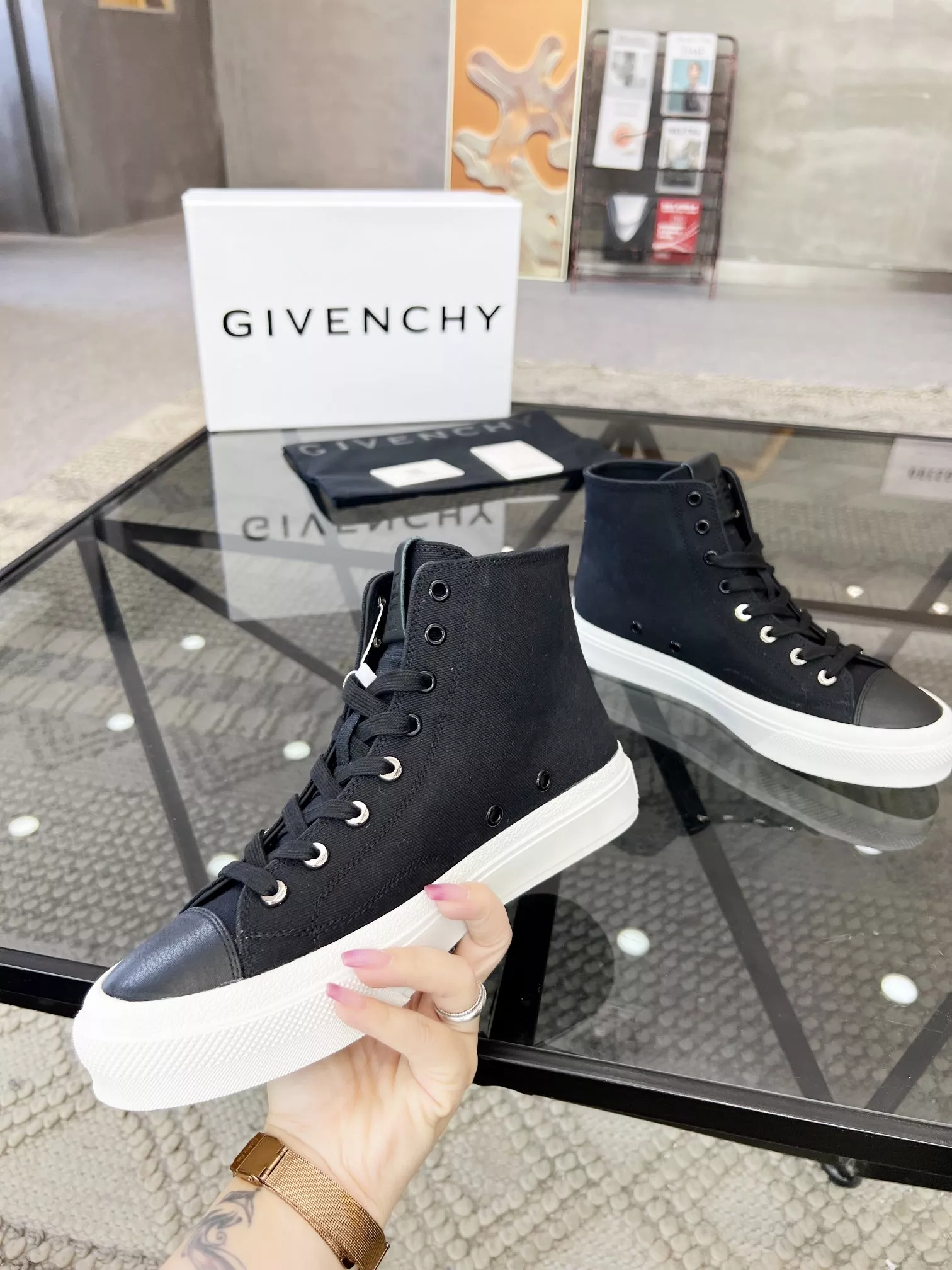 Givenchy High Tops Shoes For Men Minimalist 9730
