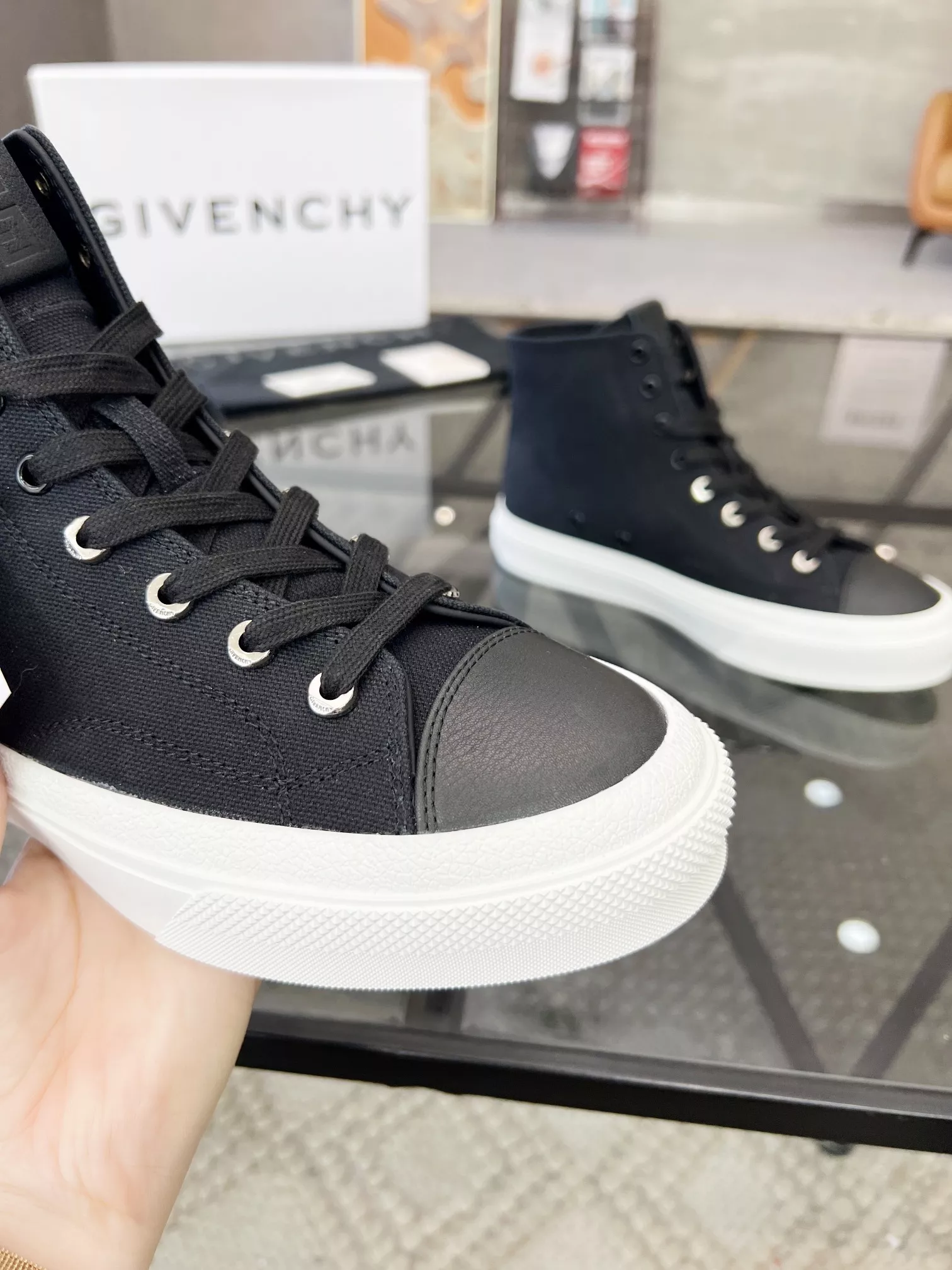 Givenchy High Tops Shoes For Men Minimalist 9730