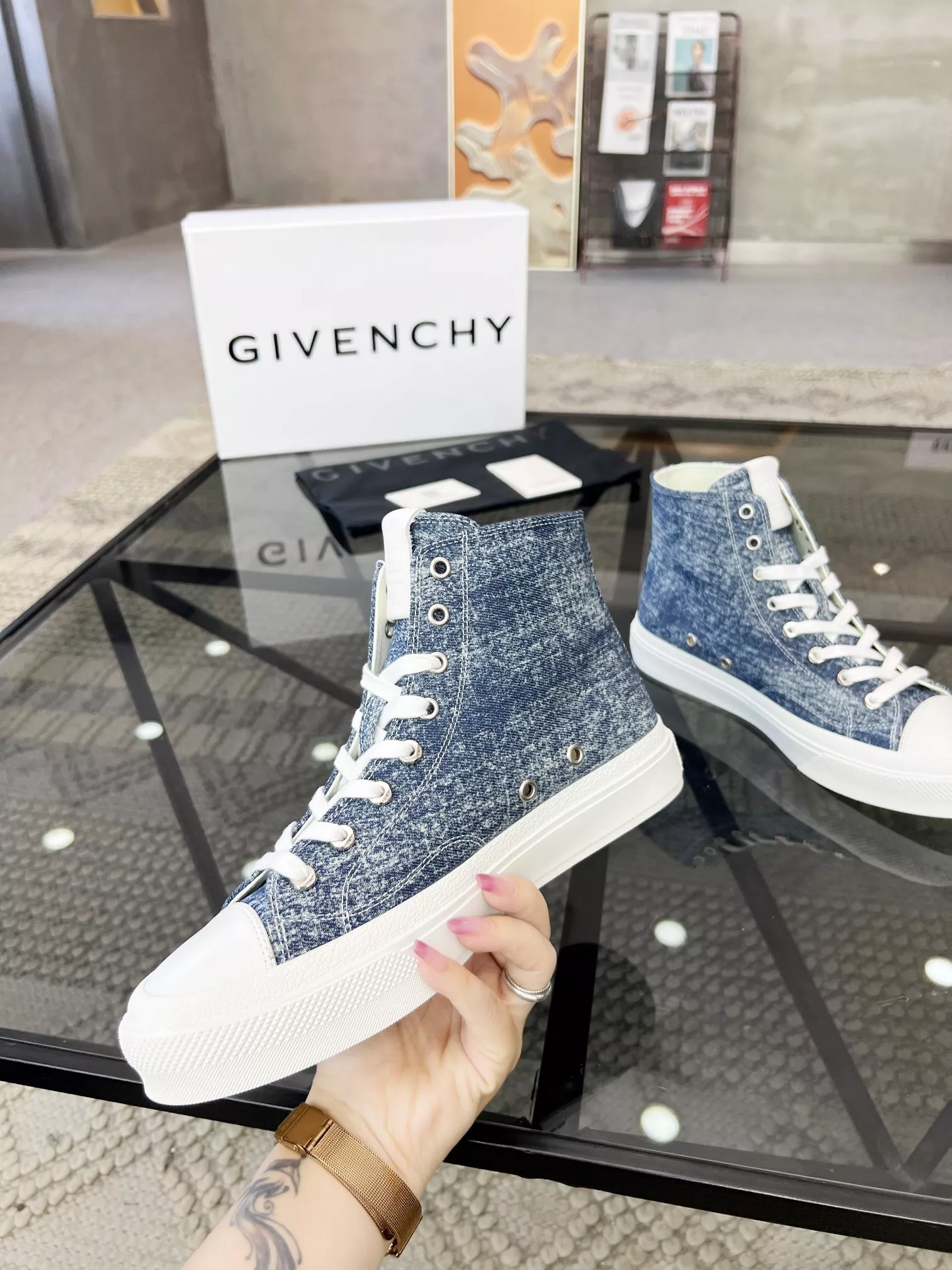 Givenchy High Tops Shoes For Men Sleek 5410