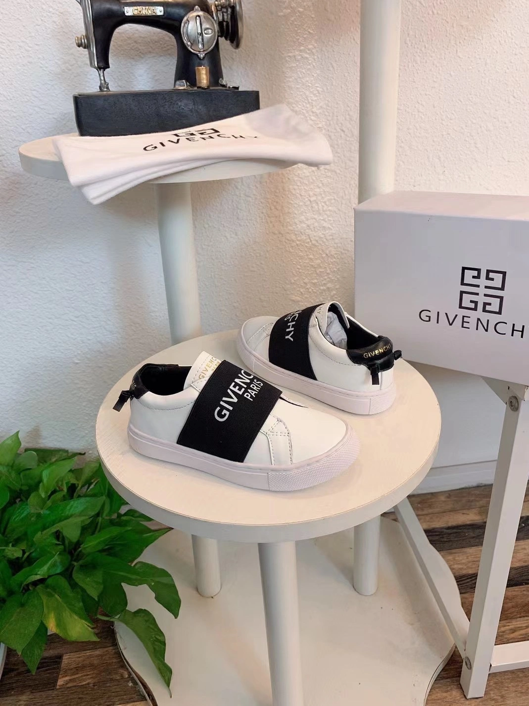 Givenchy Kids Shoes For Kids Classic 8202