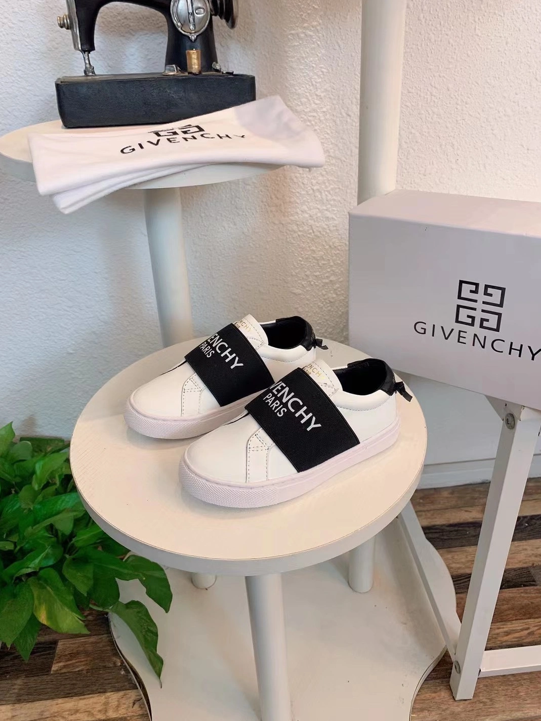 Givenchy Kids Shoes For Kids Classic 8202