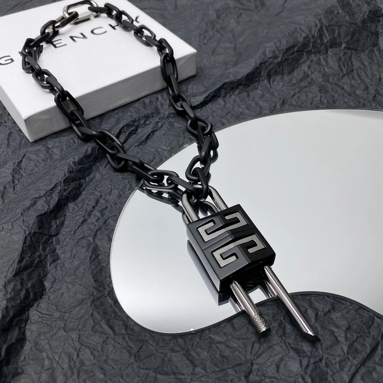 Givenchy Necklace Unique 569