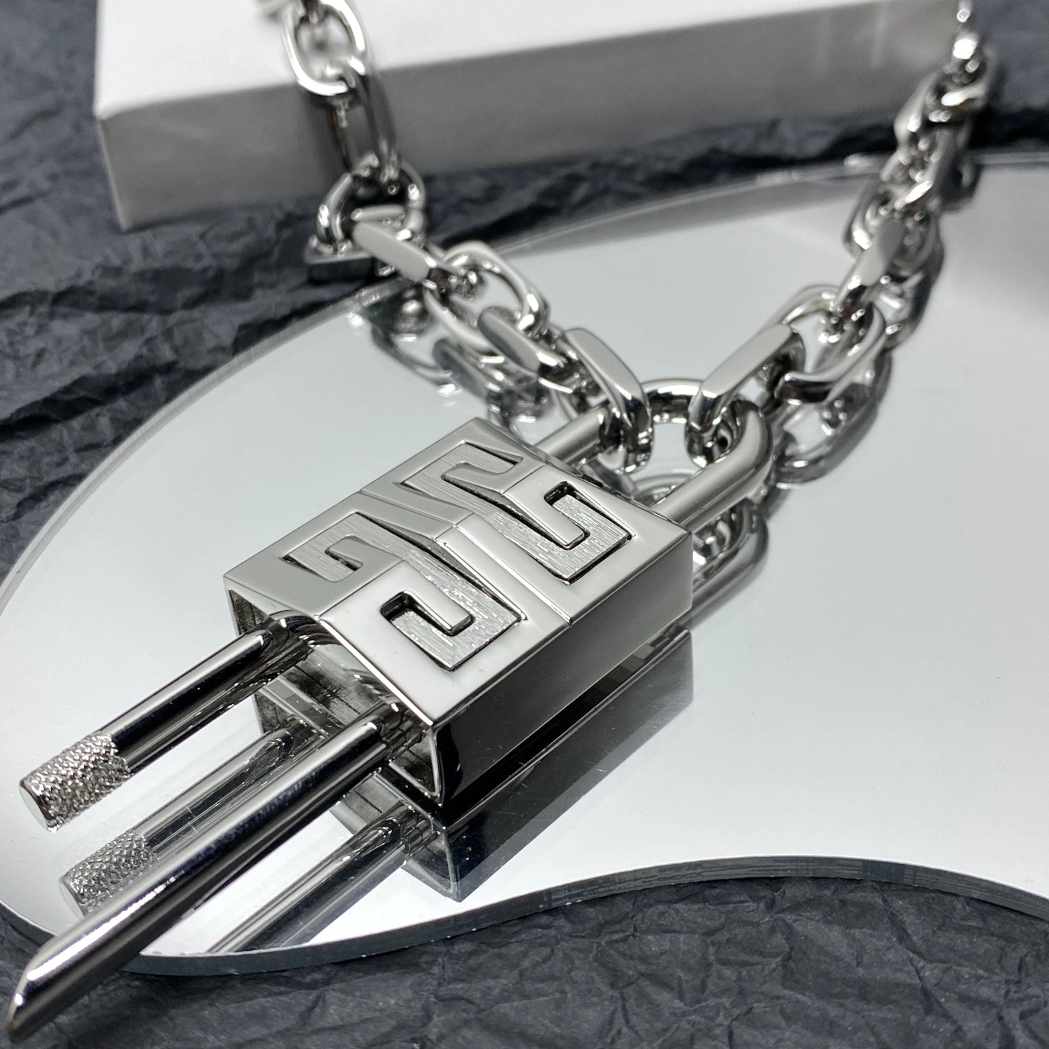 Givenchy Necklace Versatile 288