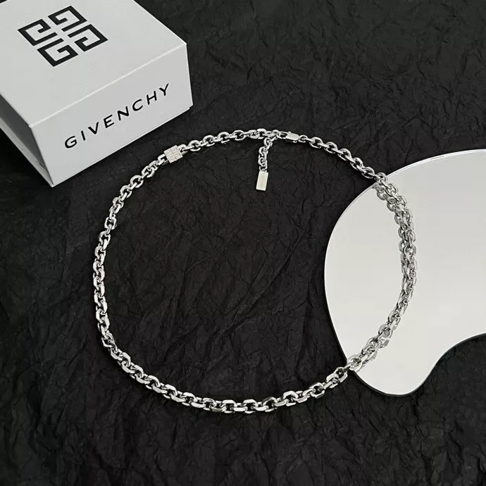 Givenchy Necklaces Modern 6418