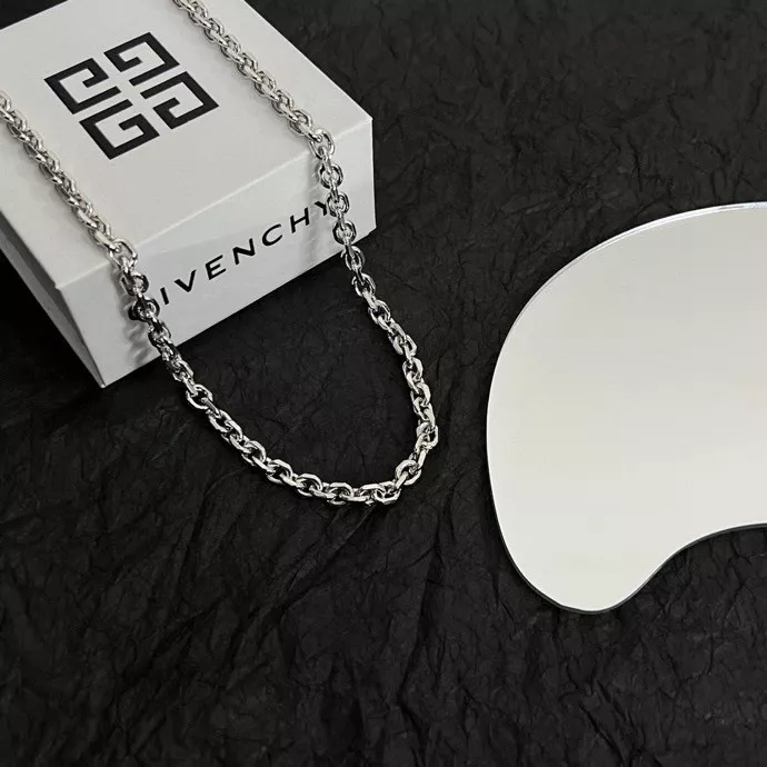Givenchy Necklaces Modern 6418
