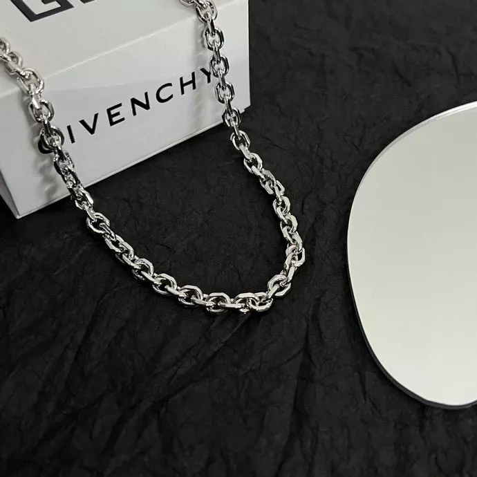 Givenchy Necklaces Modern 6418