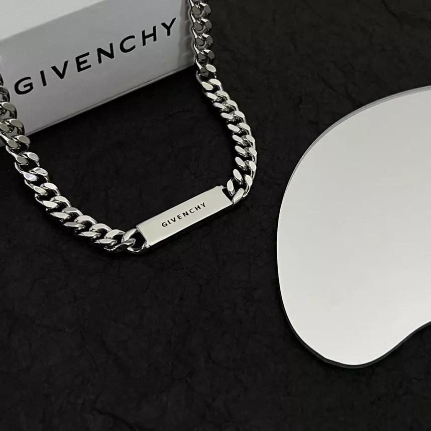 Givenchy Necklaces Modern 9353