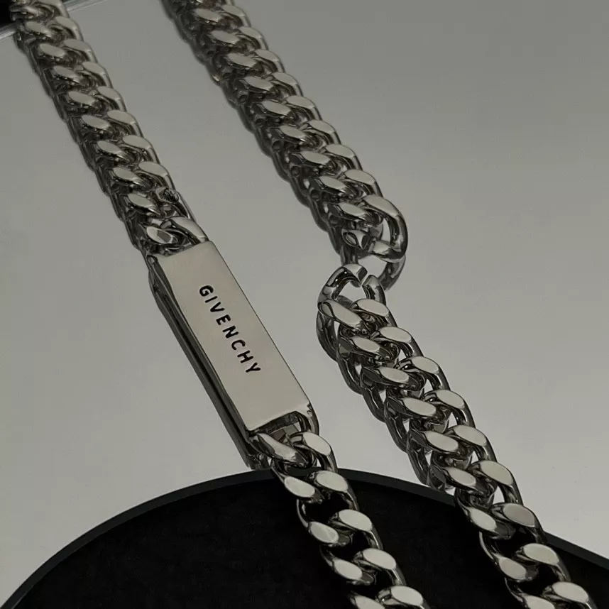 Givenchy Necklaces Modern 9353