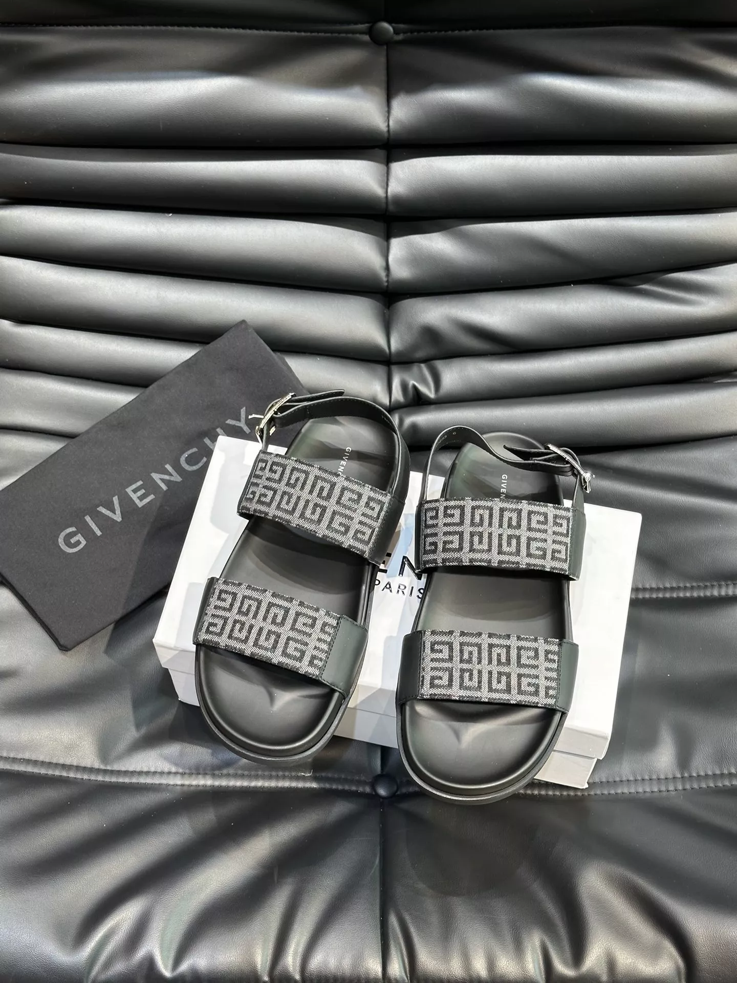 Givenchy Sandal For Men Versatile 5638