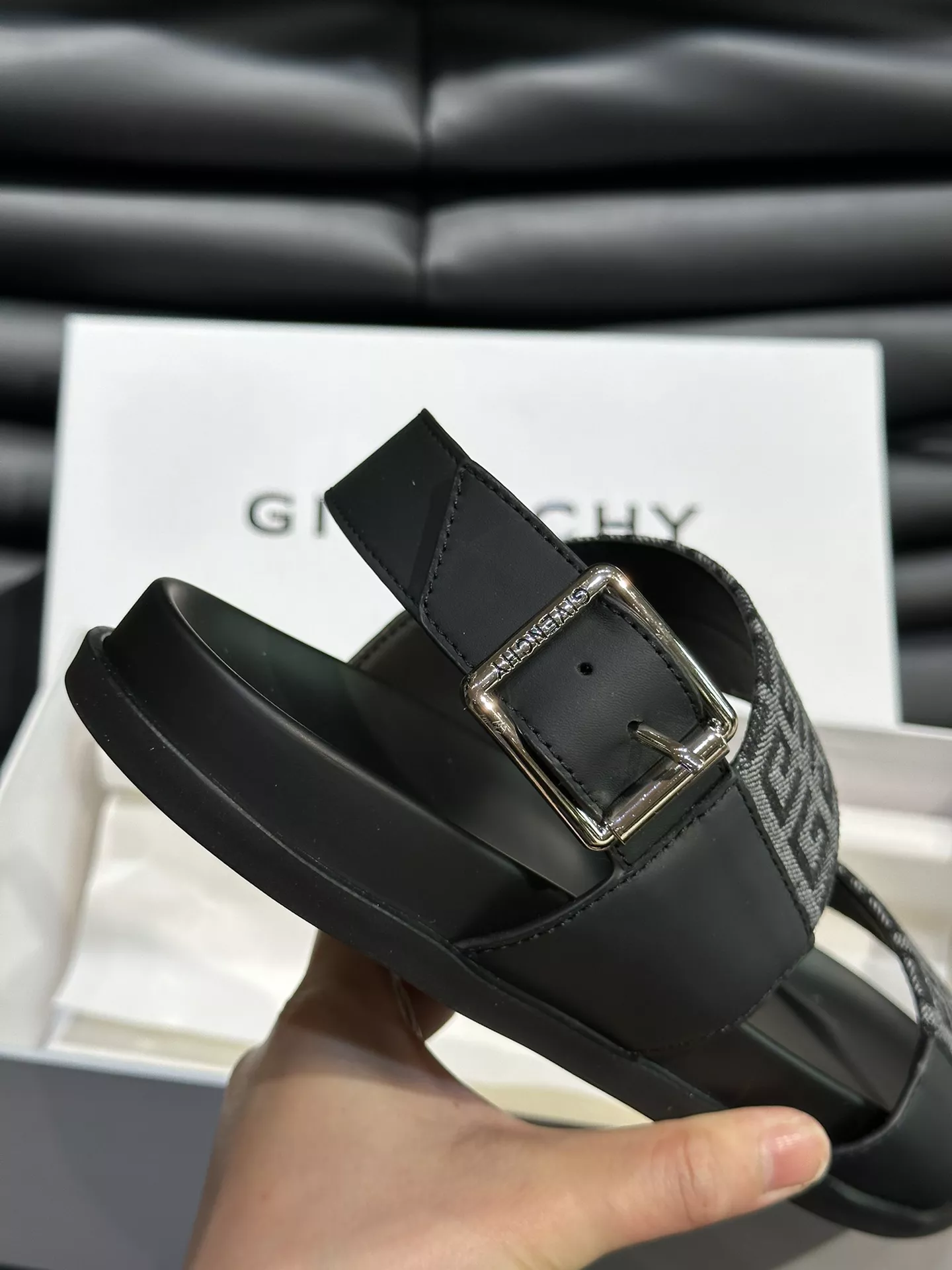 Givenchy Sandal For Men Versatile 5638
