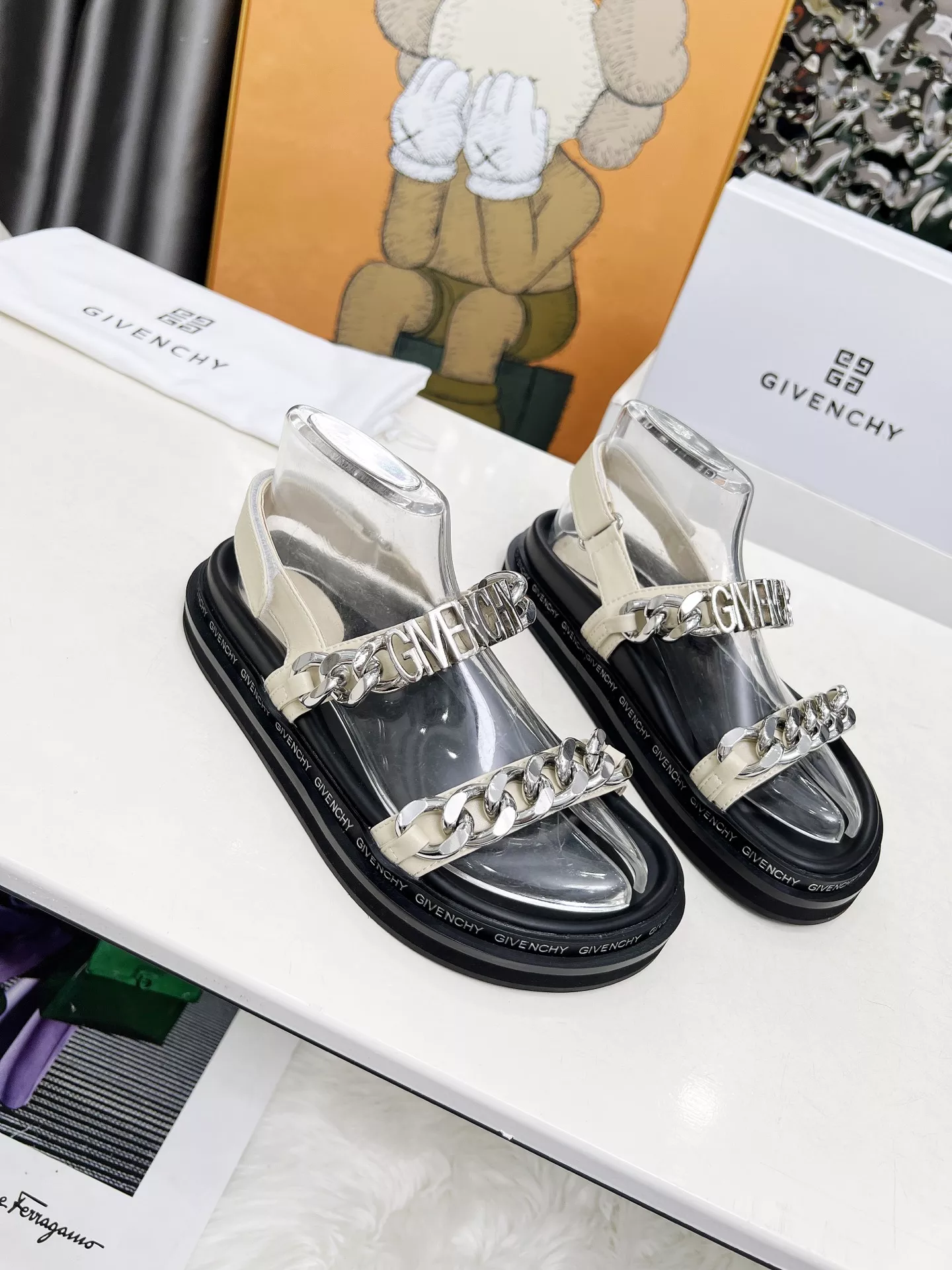 Givenchy Sandal For Women AllSeason 1884