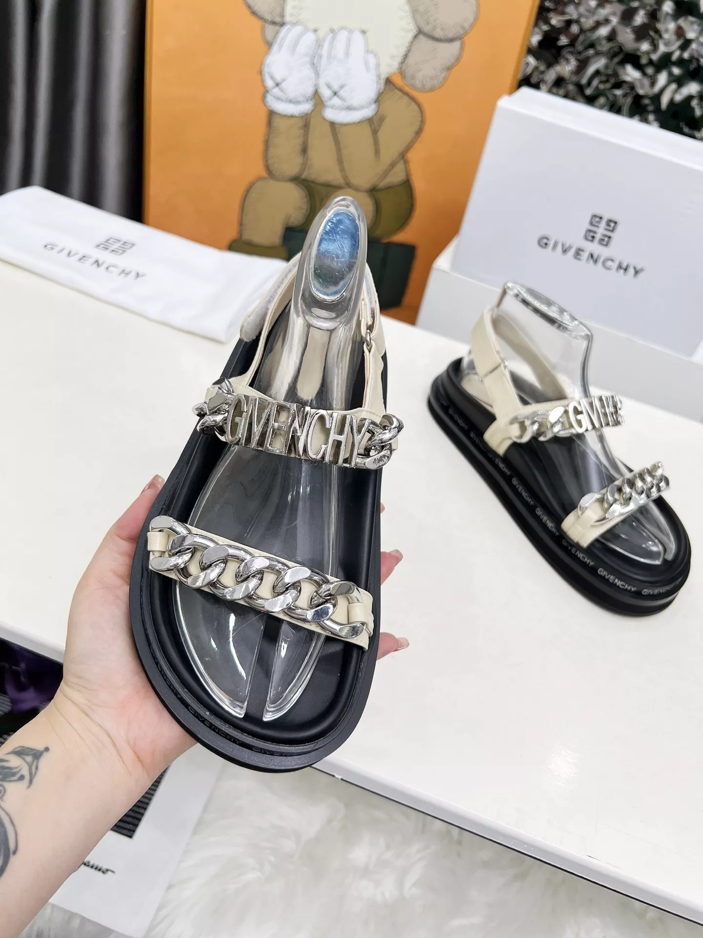 Givenchy Sandal For Women AllSeason 1884