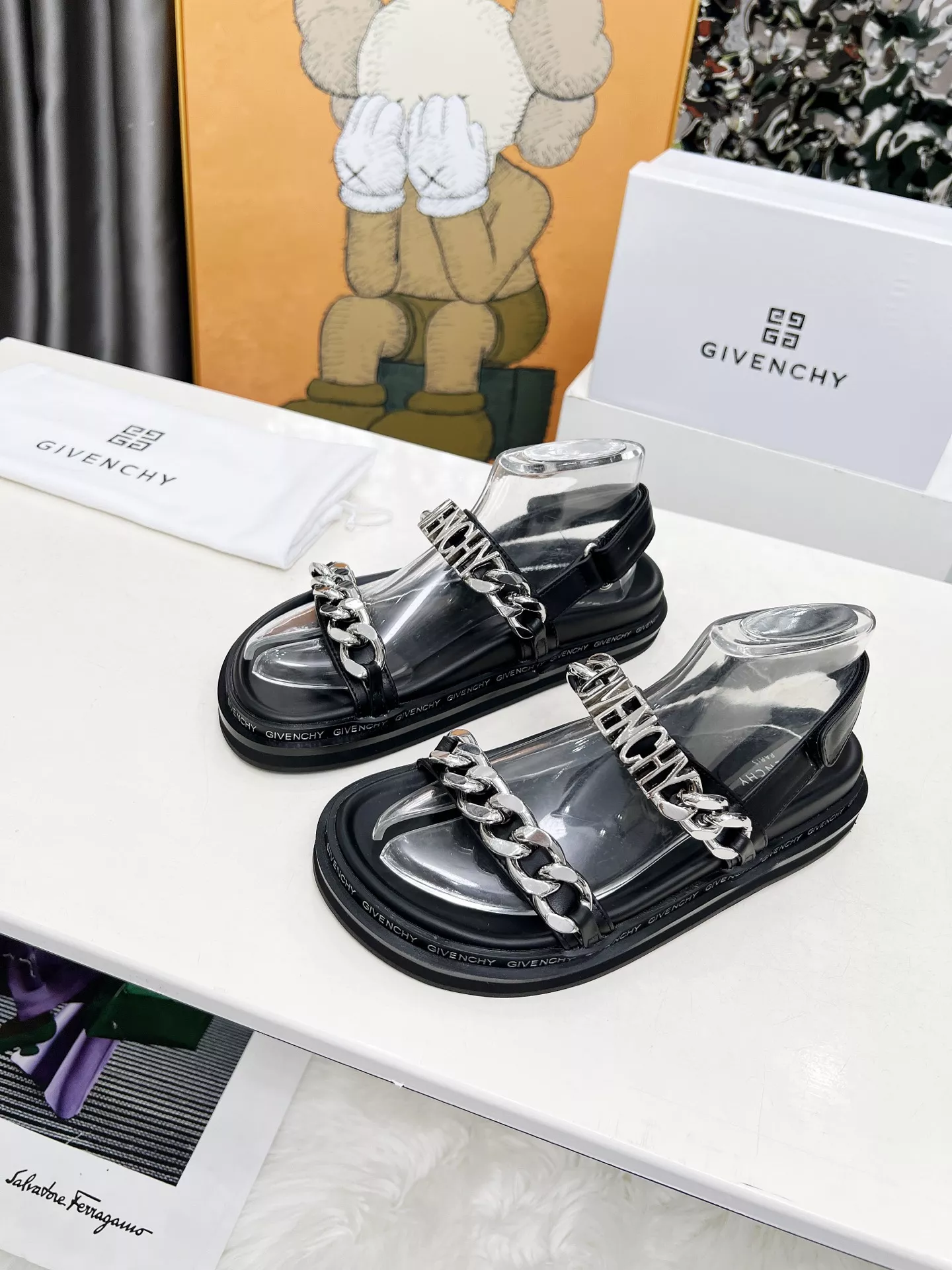 Givenchy Sandal For Women Fashionable 1033