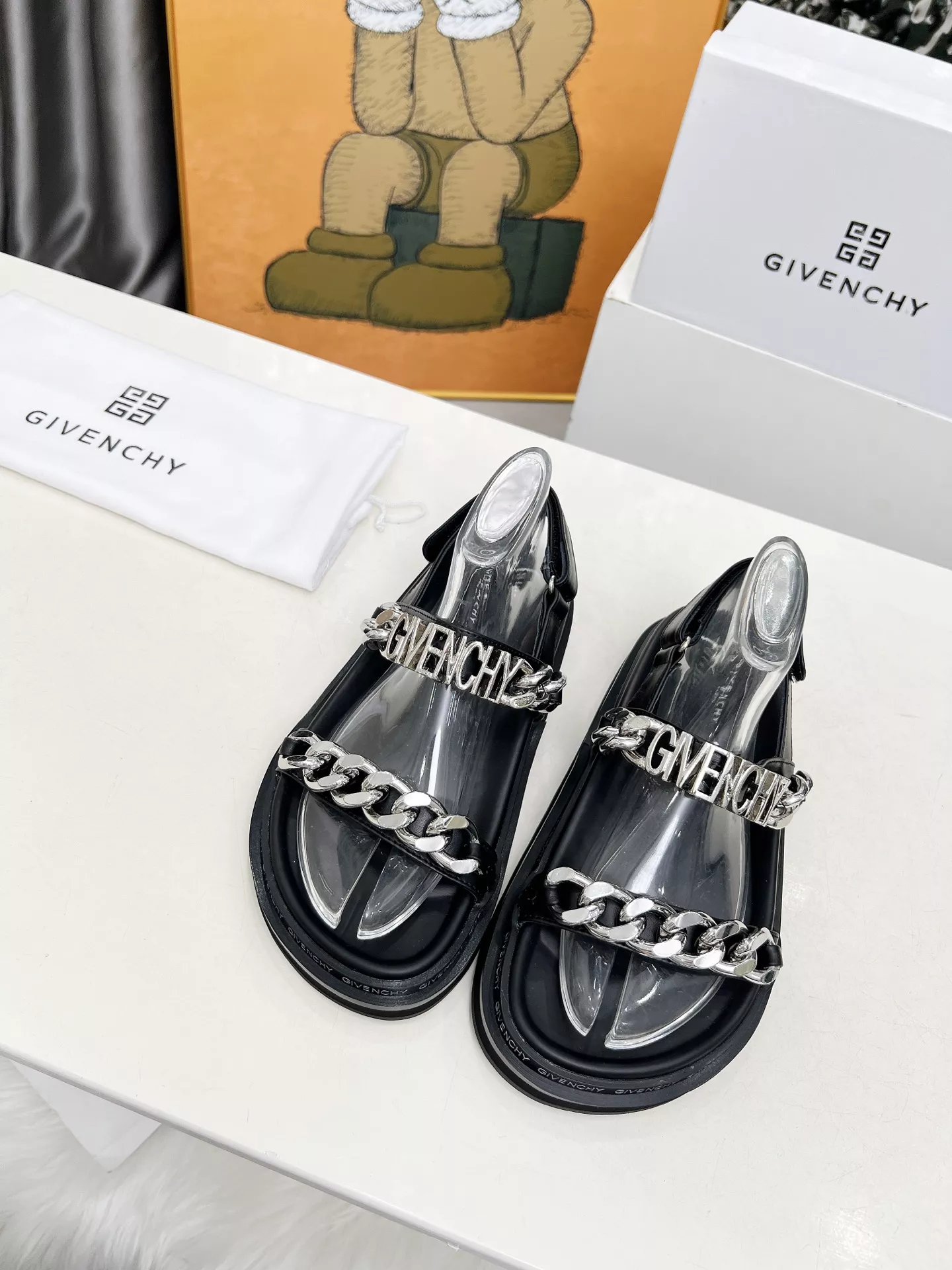 Givenchy Sandal For Women Fashionable 1033