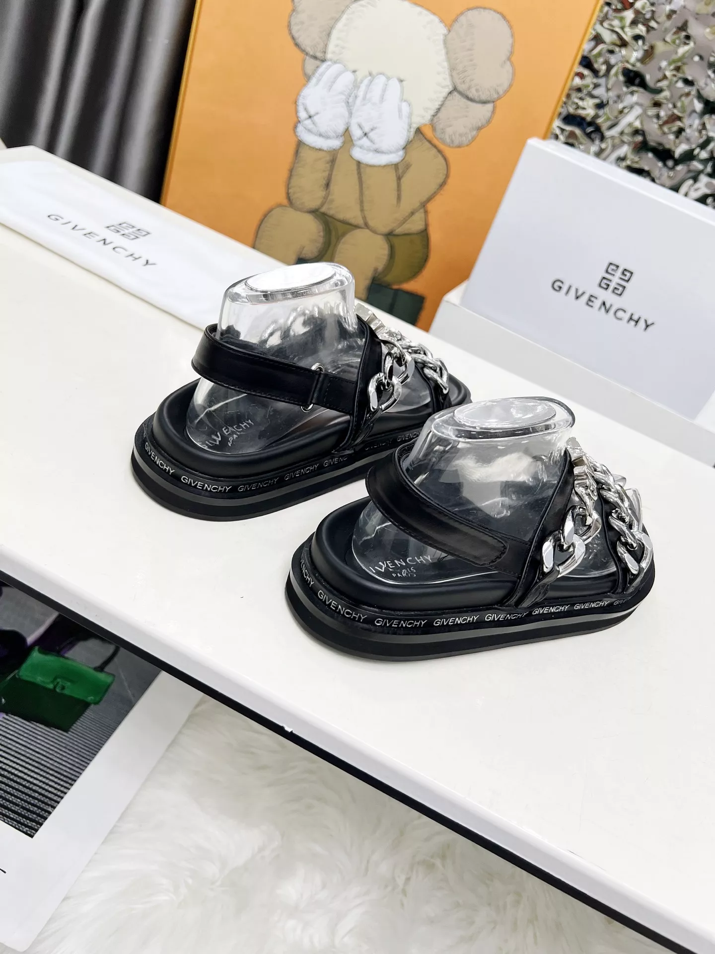 Givenchy Sandal For Women Fashionable 1033