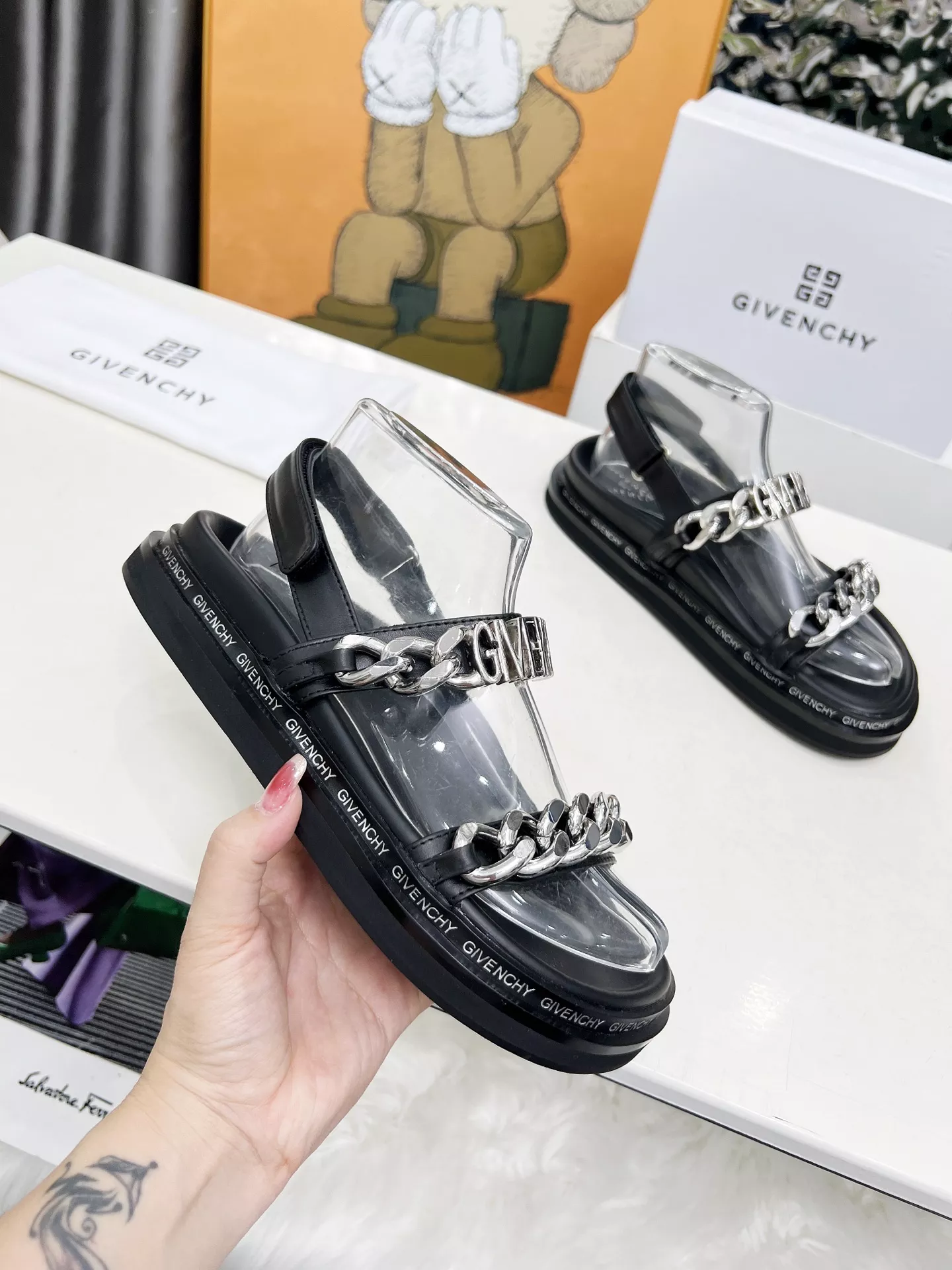 Givenchy Sandal For Women Fashionable 1033