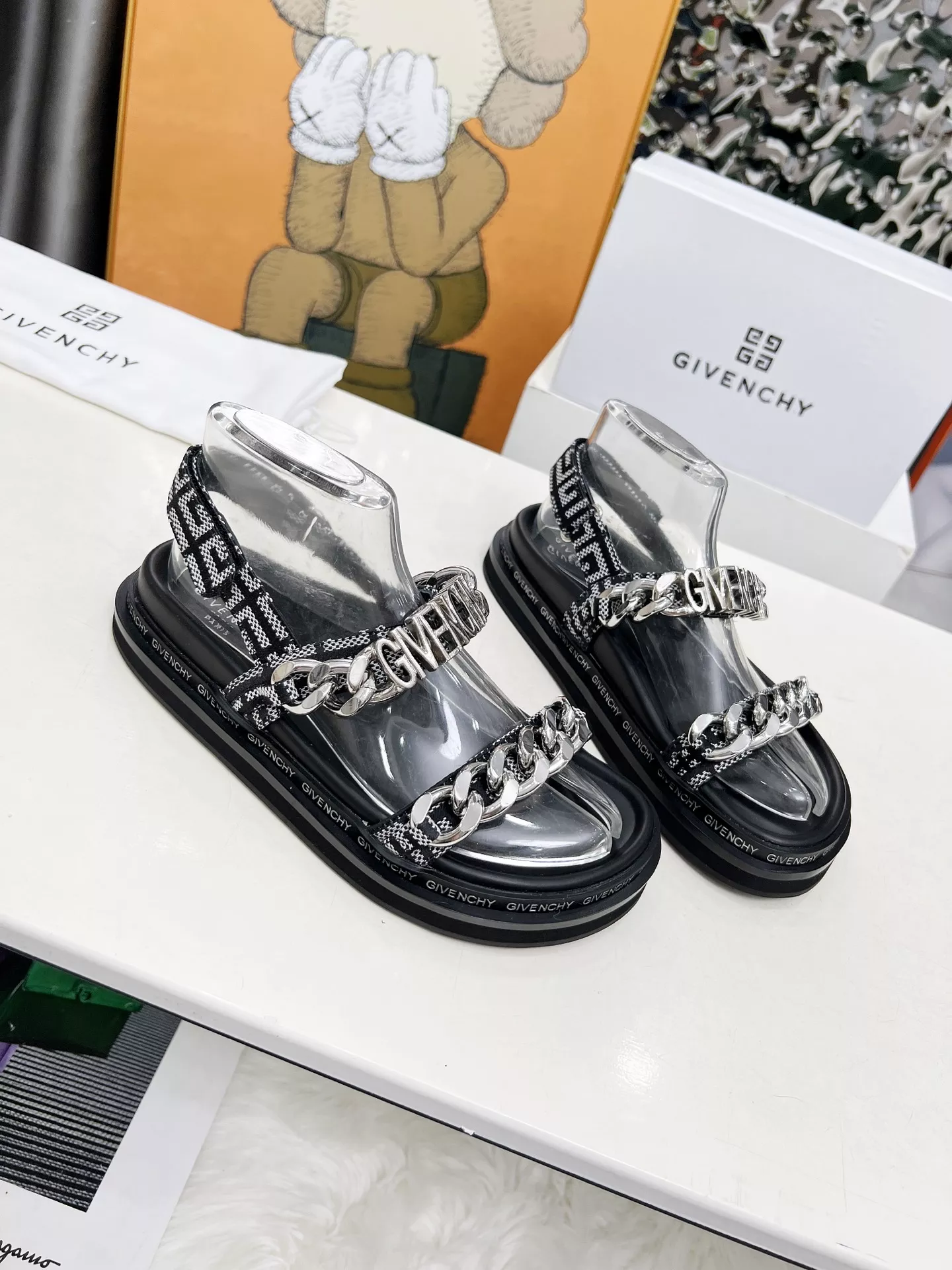 Givenchy Sandal For Women Practical 1358