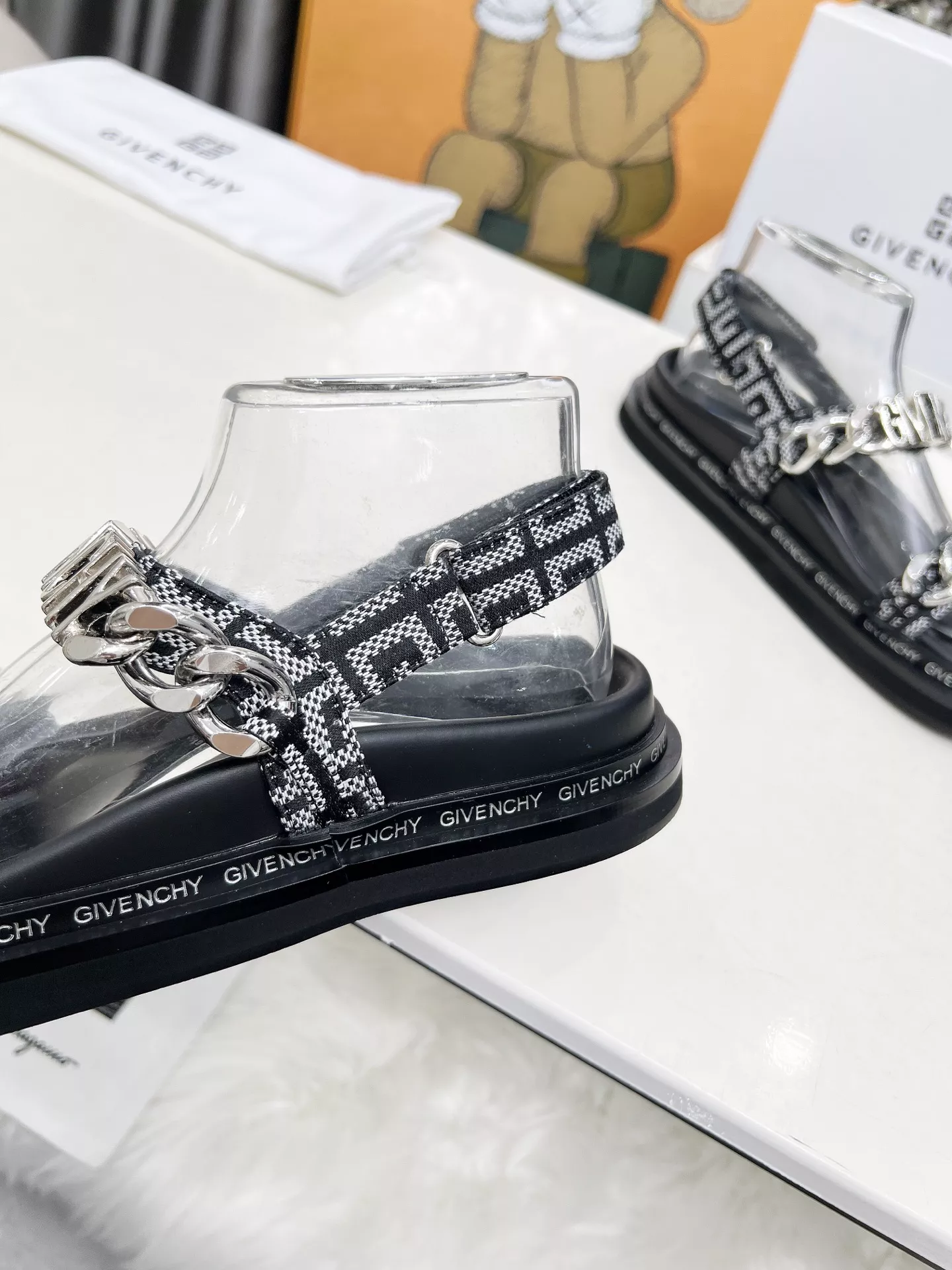 Givenchy Sandal For Women Practical 1358