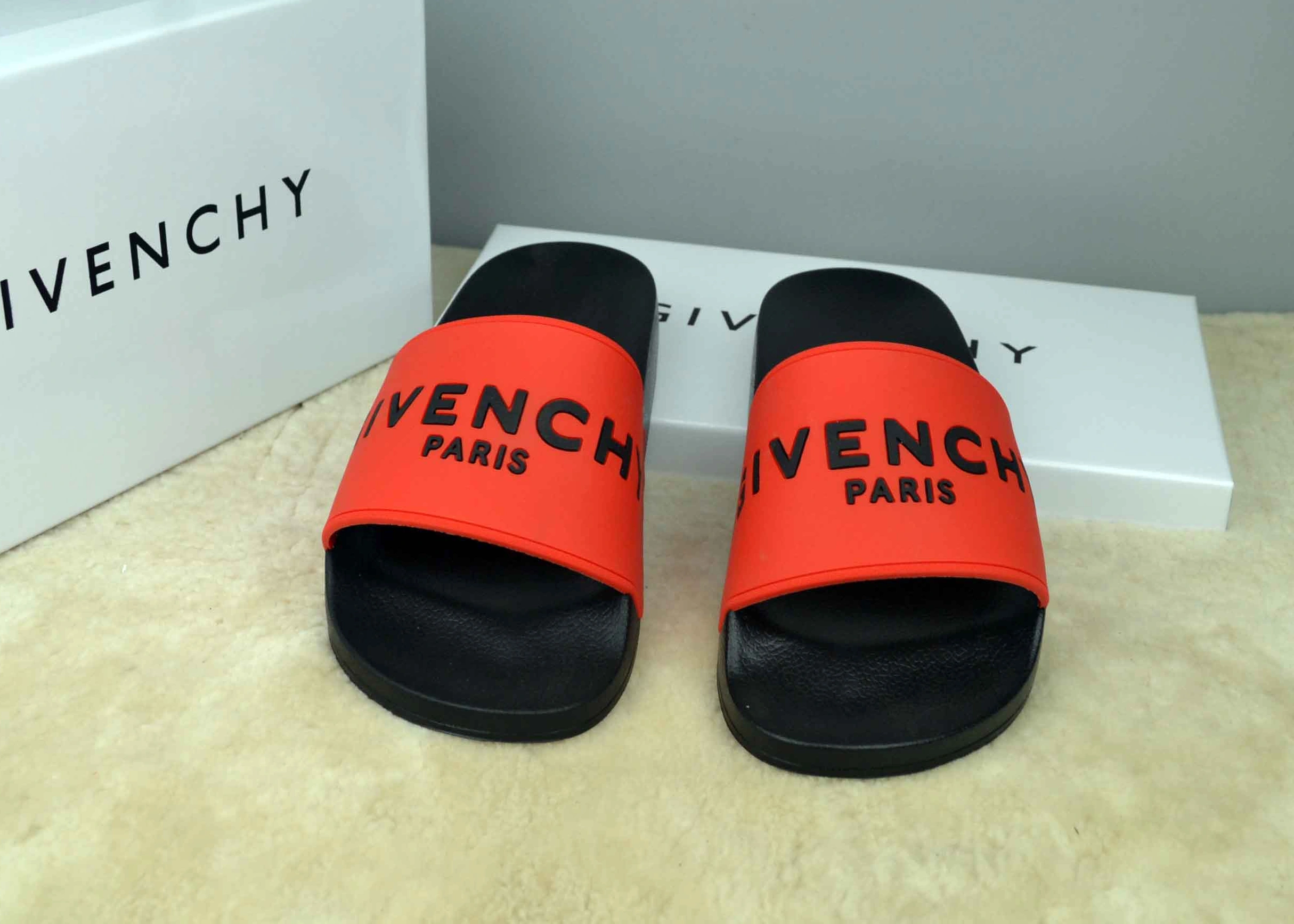 Givenchy Slippers For Men Bold 6126