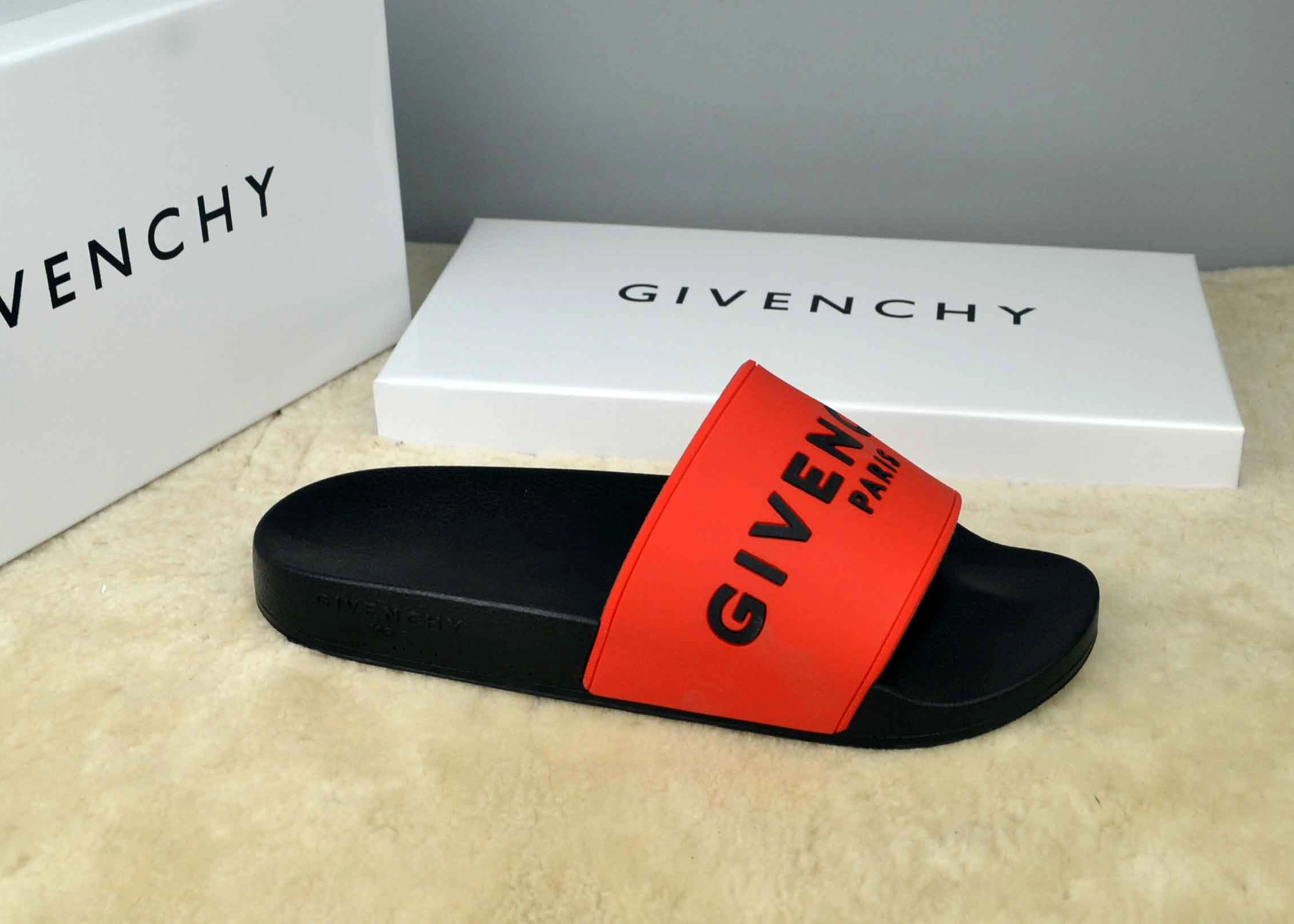 Givenchy Slippers For Men Bold 6126