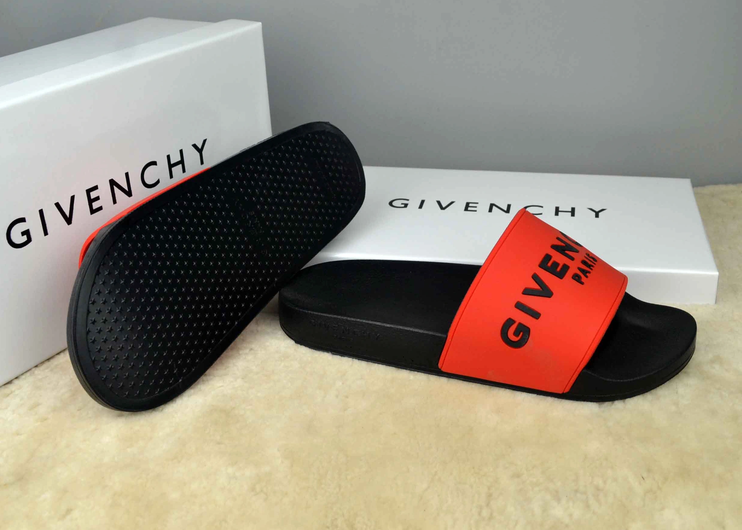 Givenchy Slippers For Men Bold 6126