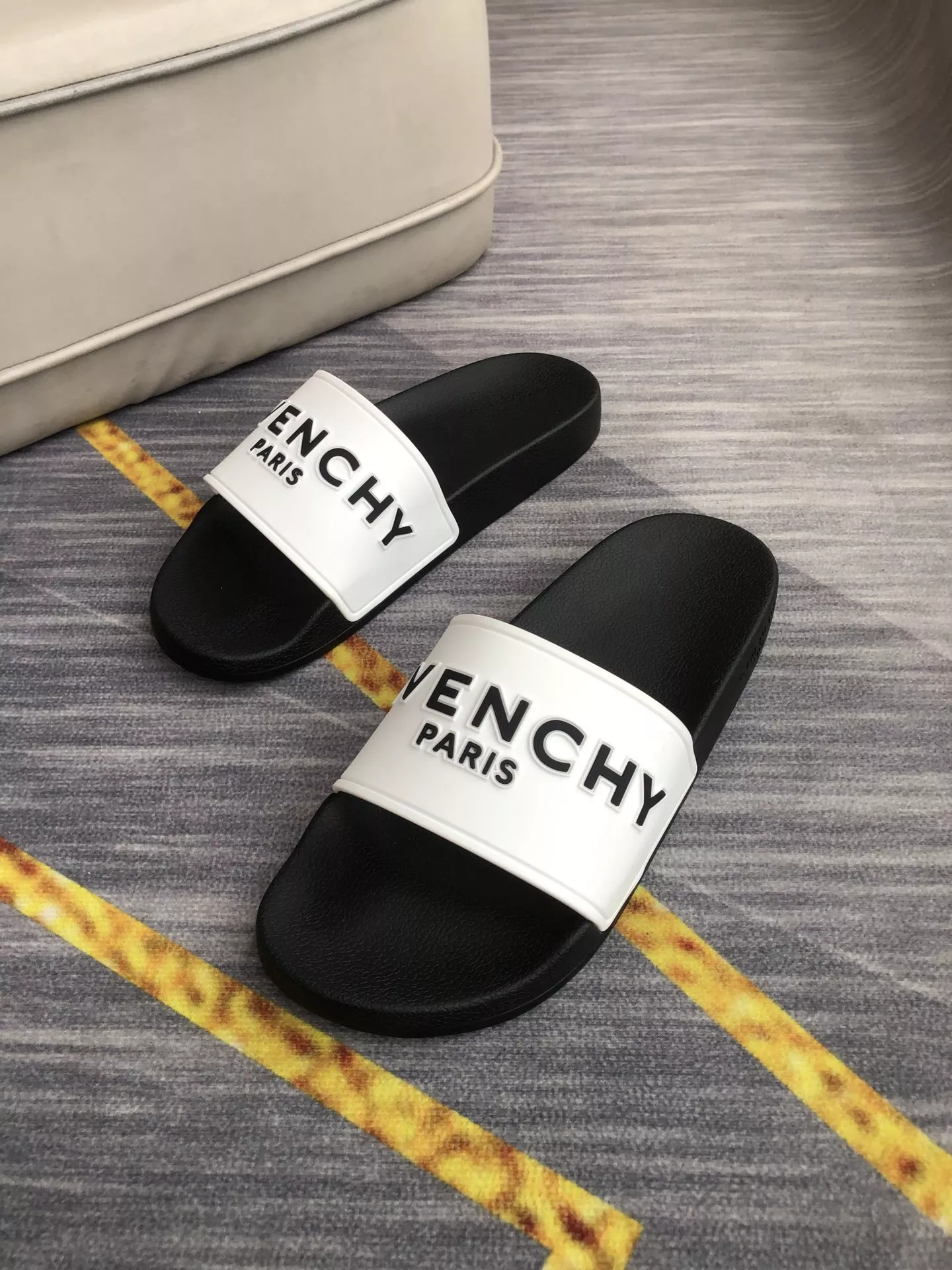 Givenchy Slippers For Men Comfortable 2661