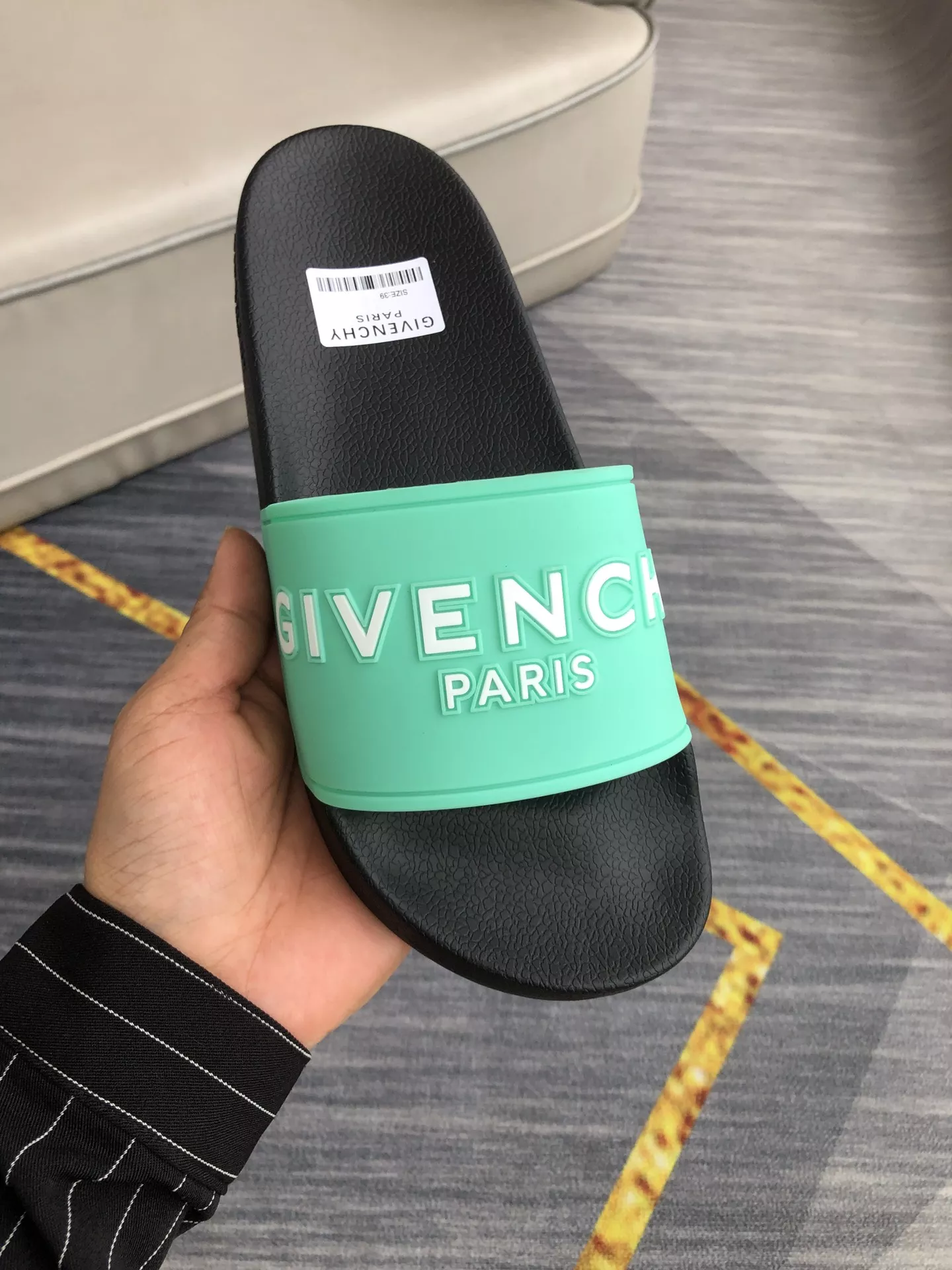 Givenchy Slippers For Men EasyMatch 1521