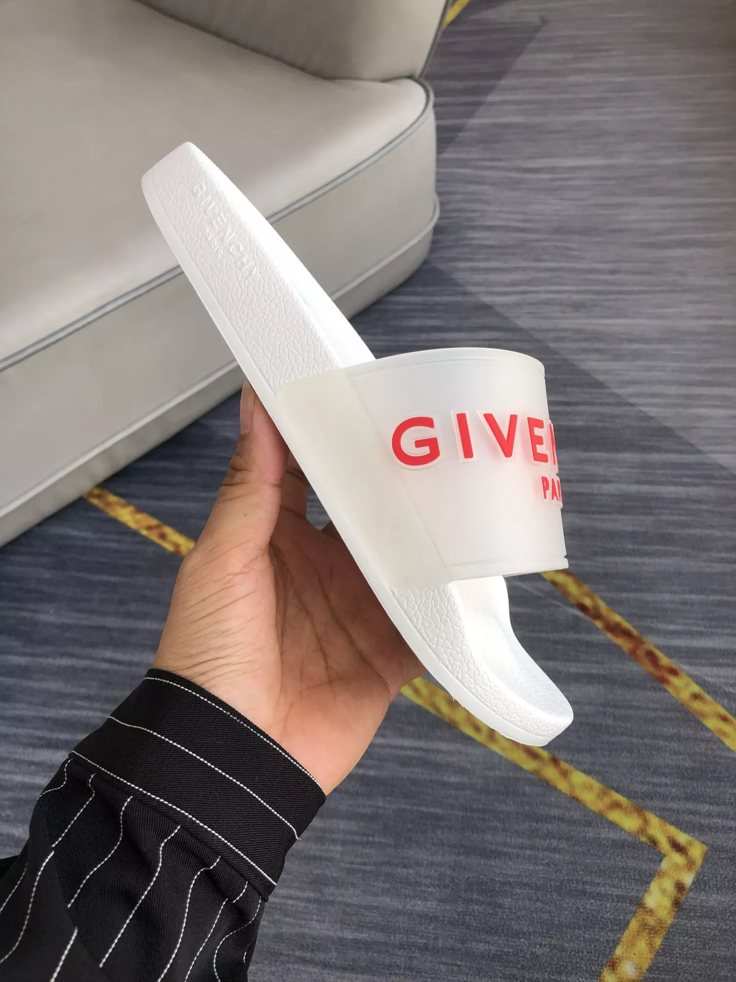 Givenchy Slippers For Men Fashionable 7050
