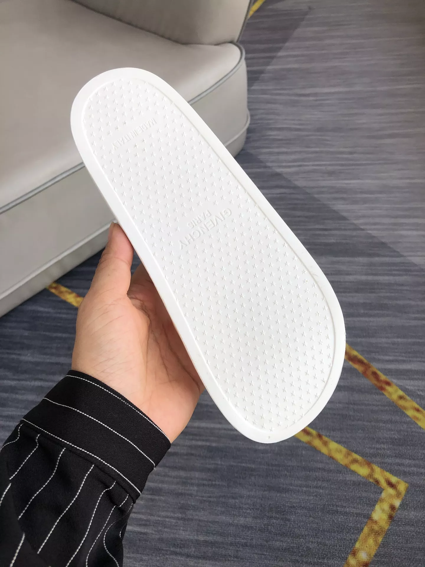 Givenchy Slippers For Men Fashionable 7050