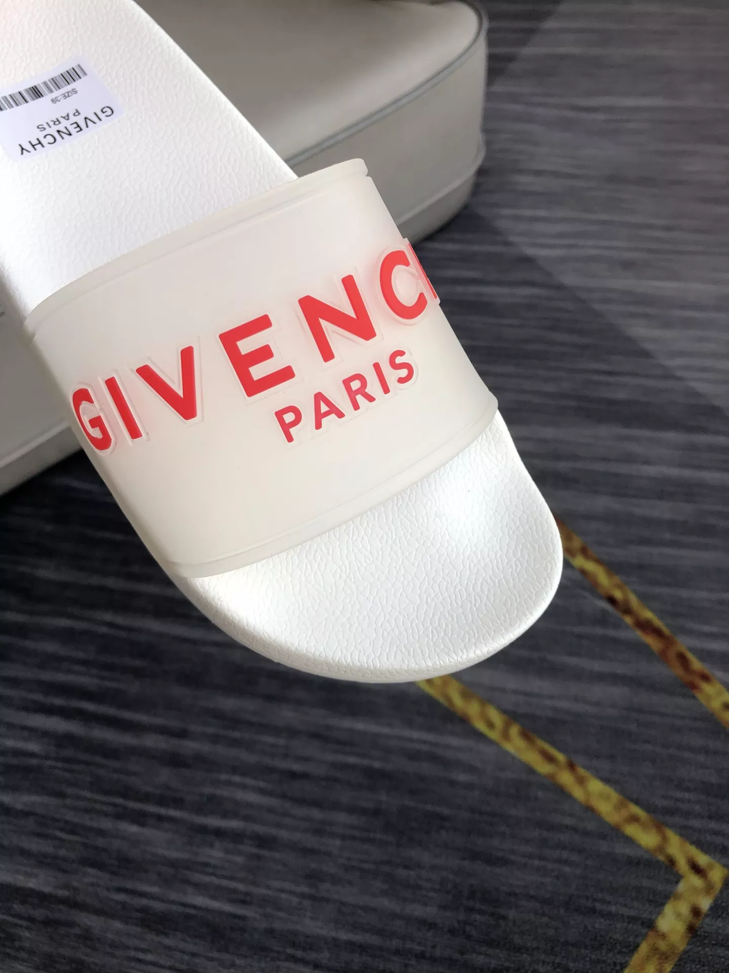 Givenchy Slippers For Men Fashionable 7050