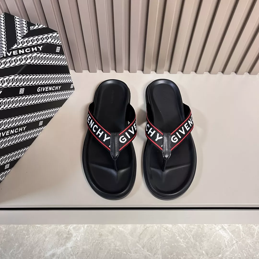Givenchy Slippers For Men Minimalist 5657