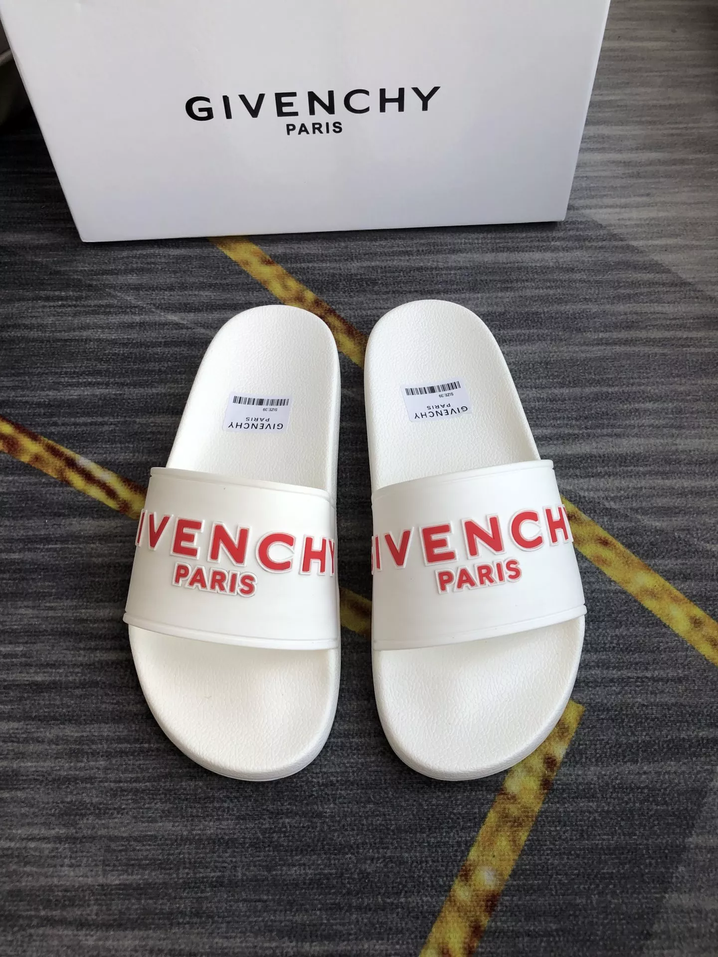 Givenchy Slippers For Men Modern 2457