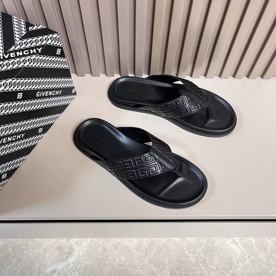 Givenchy Slippers For Men Modern 6376