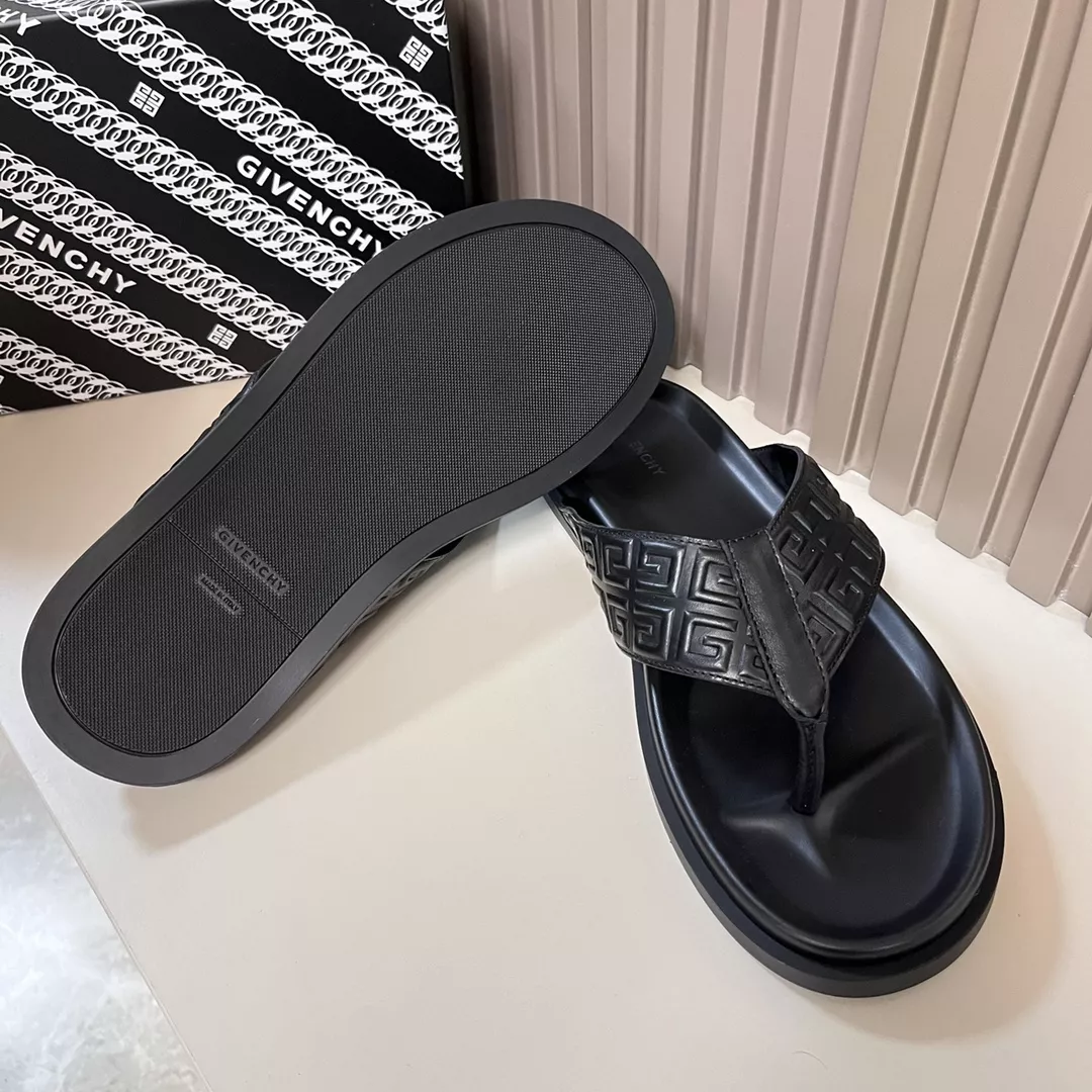 Givenchy Slippers For Men Modern 6376
