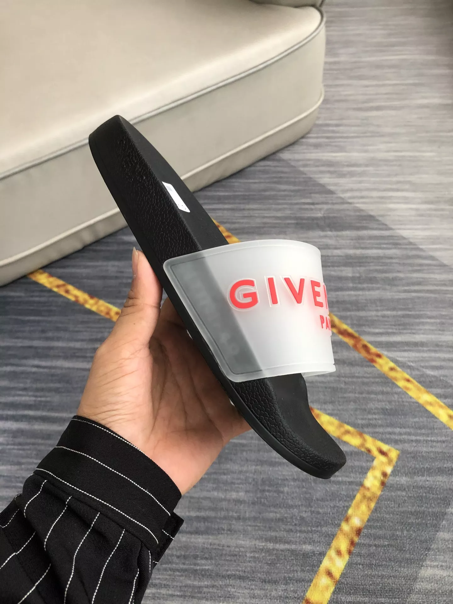 Givenchy Slippers For Men Trendsetting 415