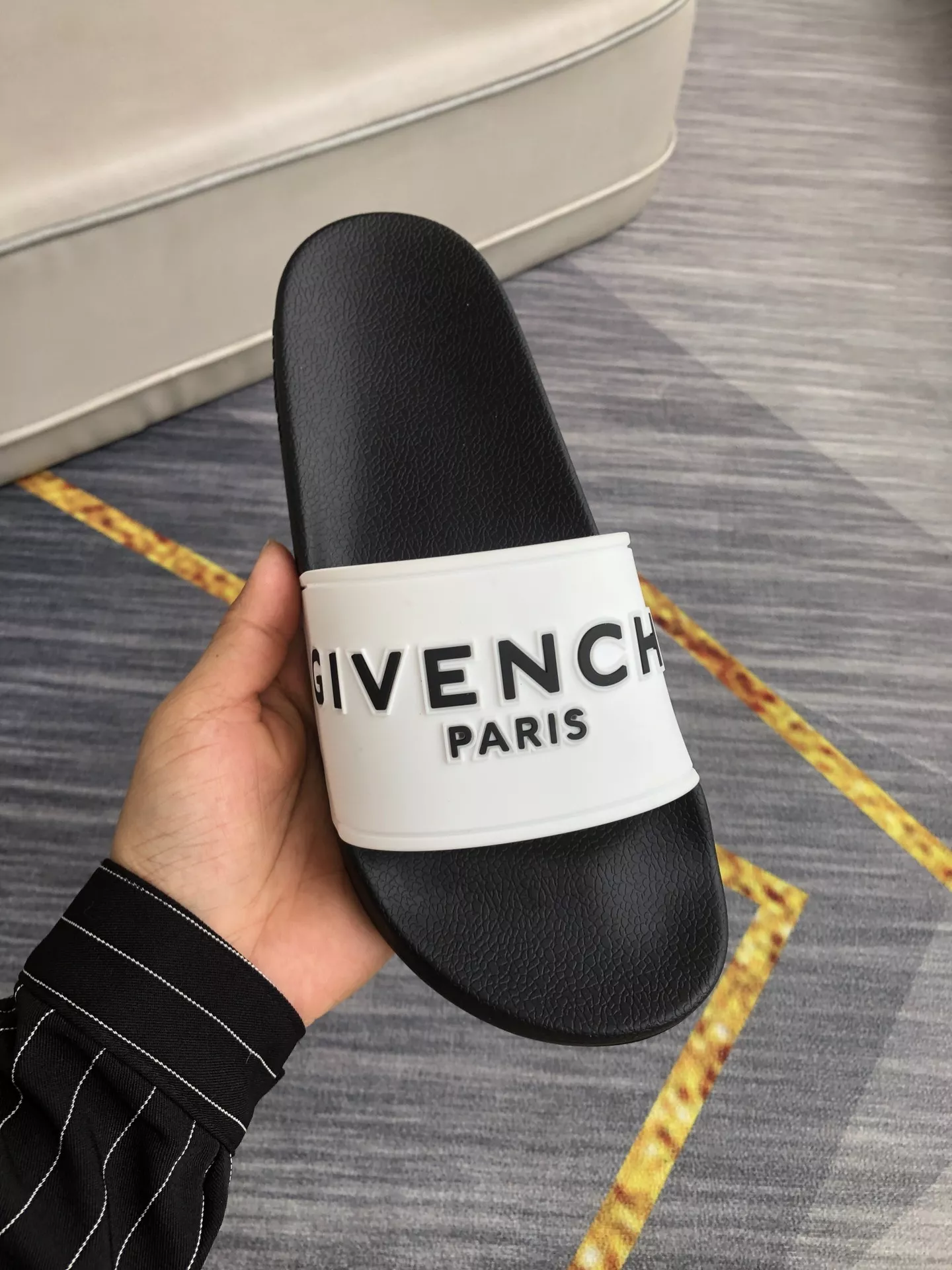 Givenchy Slippers For Women Bold 8422