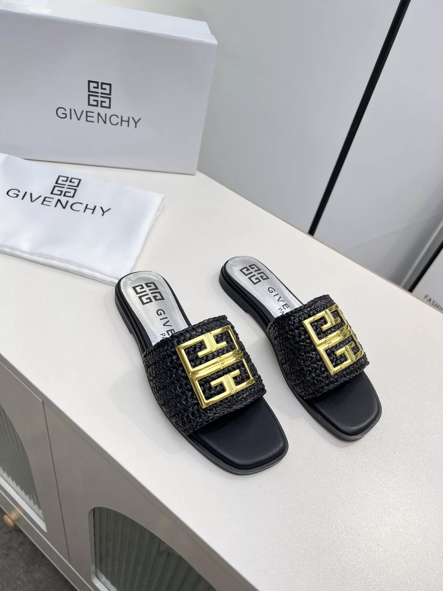 Givenchy Slippers For Women Bright 4644
