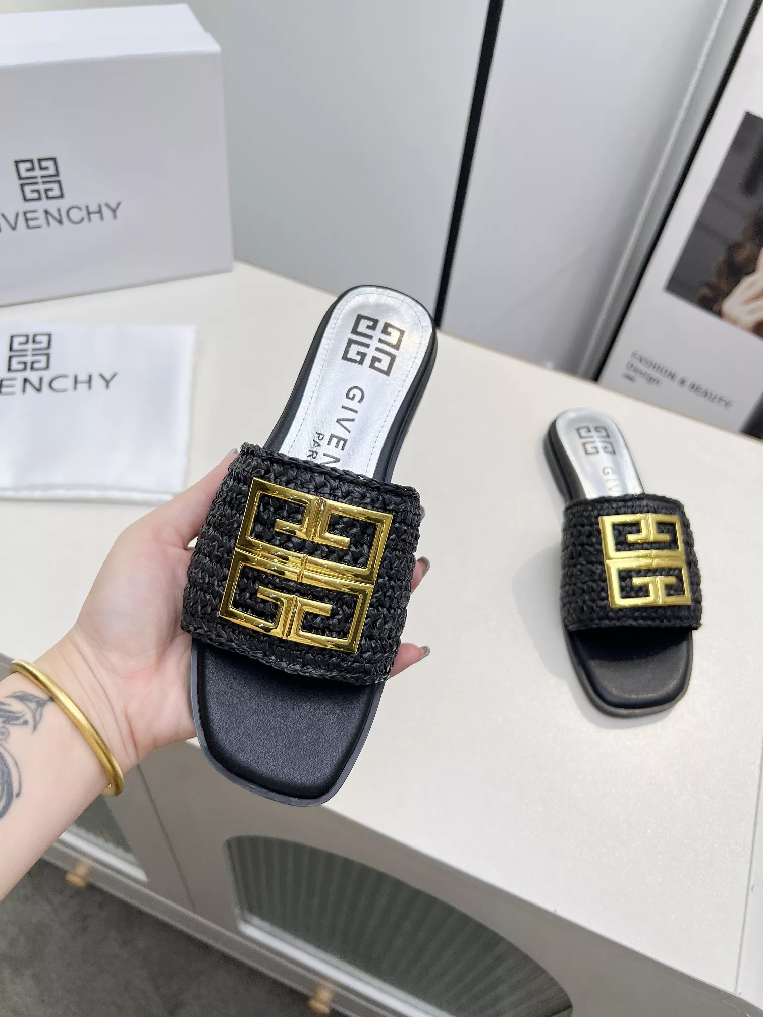 Givenchy Slippers For Women Bright 4644