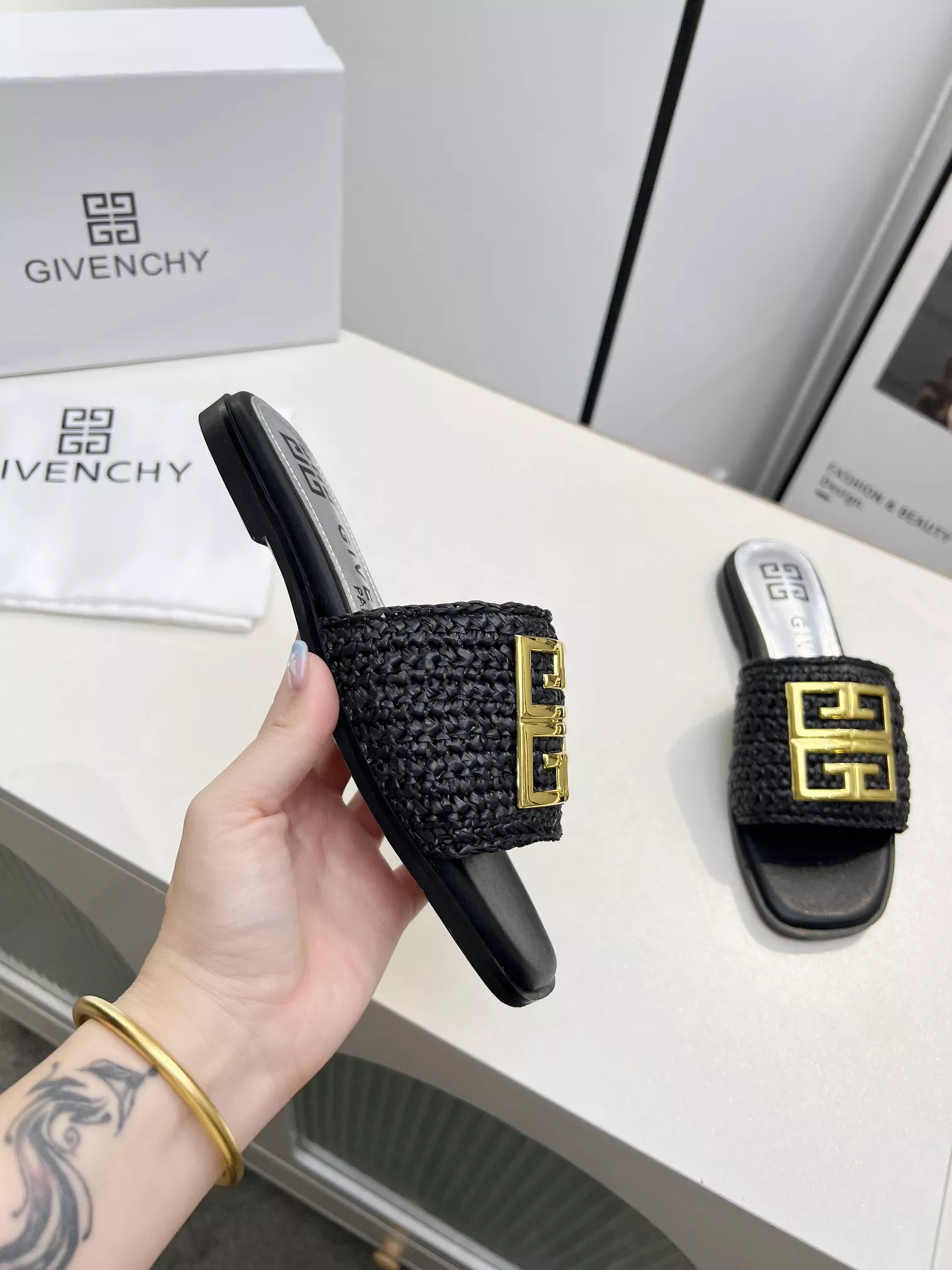 Givenchy Slippers For Women Bright 4644