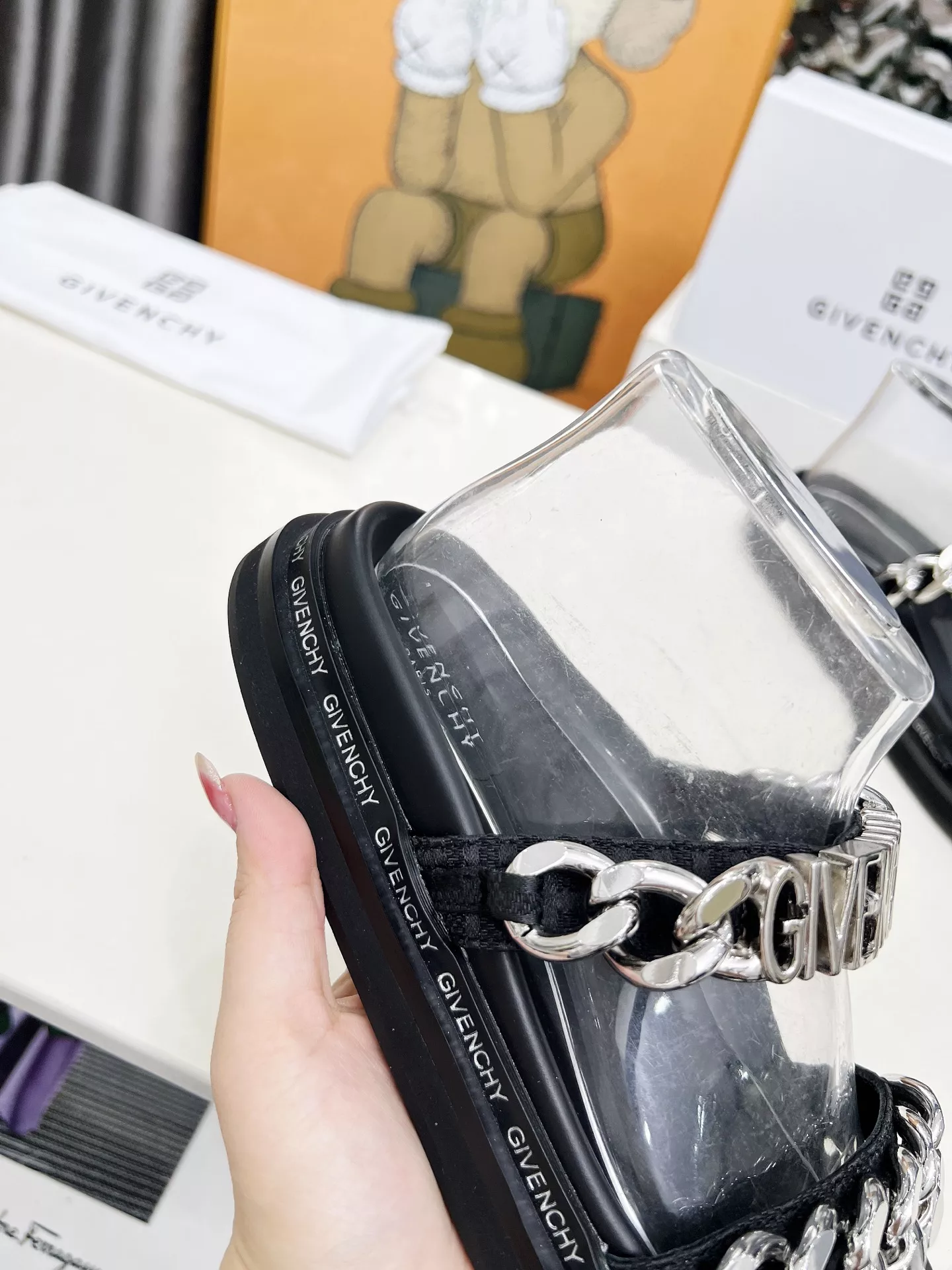 Givenchy Slippers For Women EasyMatch 7120