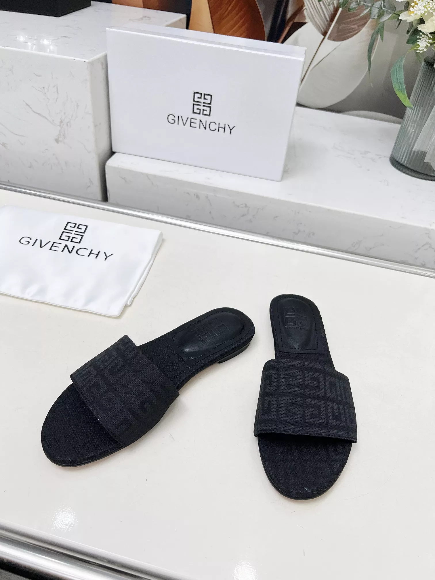 Givenchy Slippers For Women Popular 4462