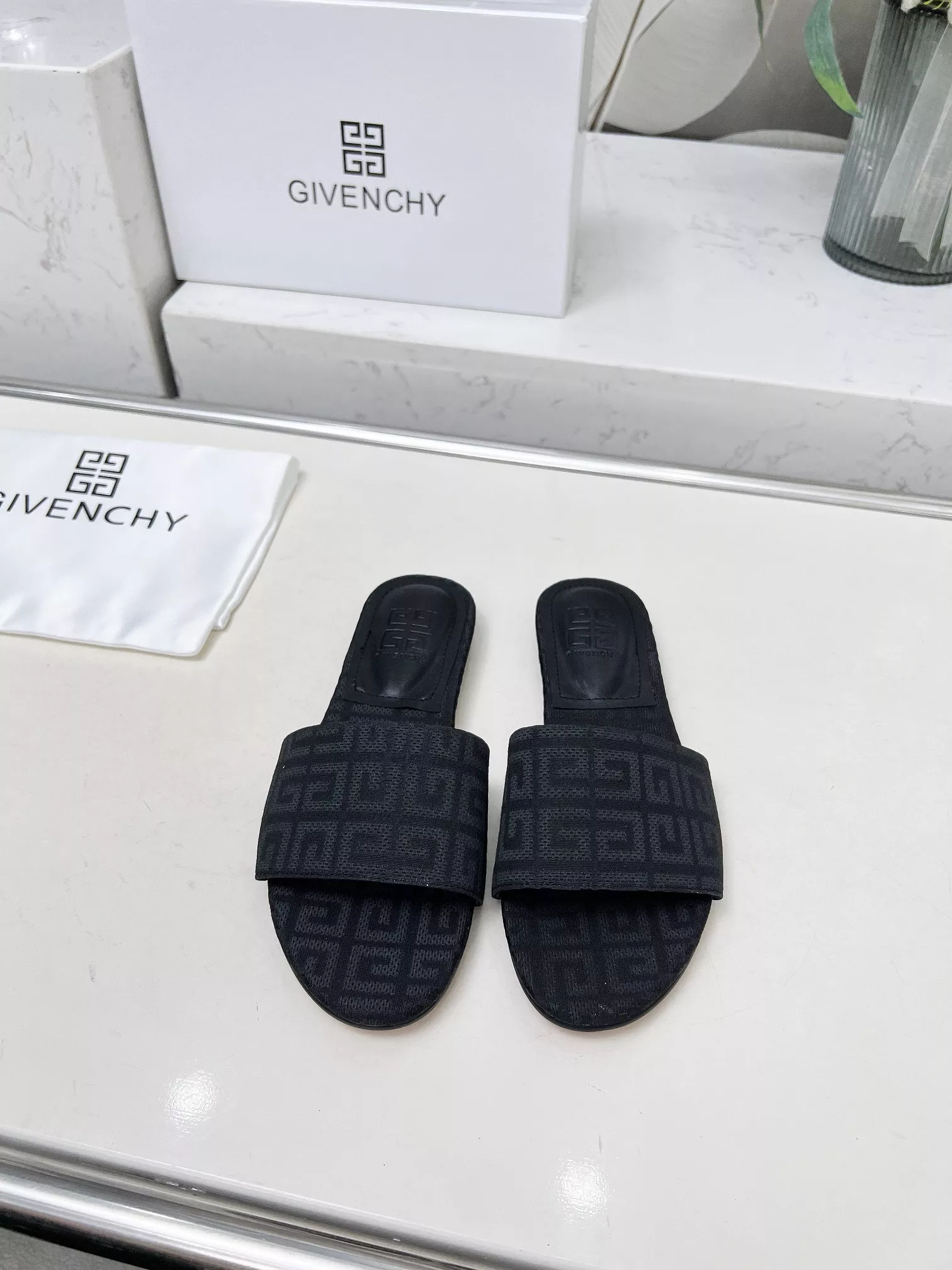 Givenchy Slippers For Women Popular 4462