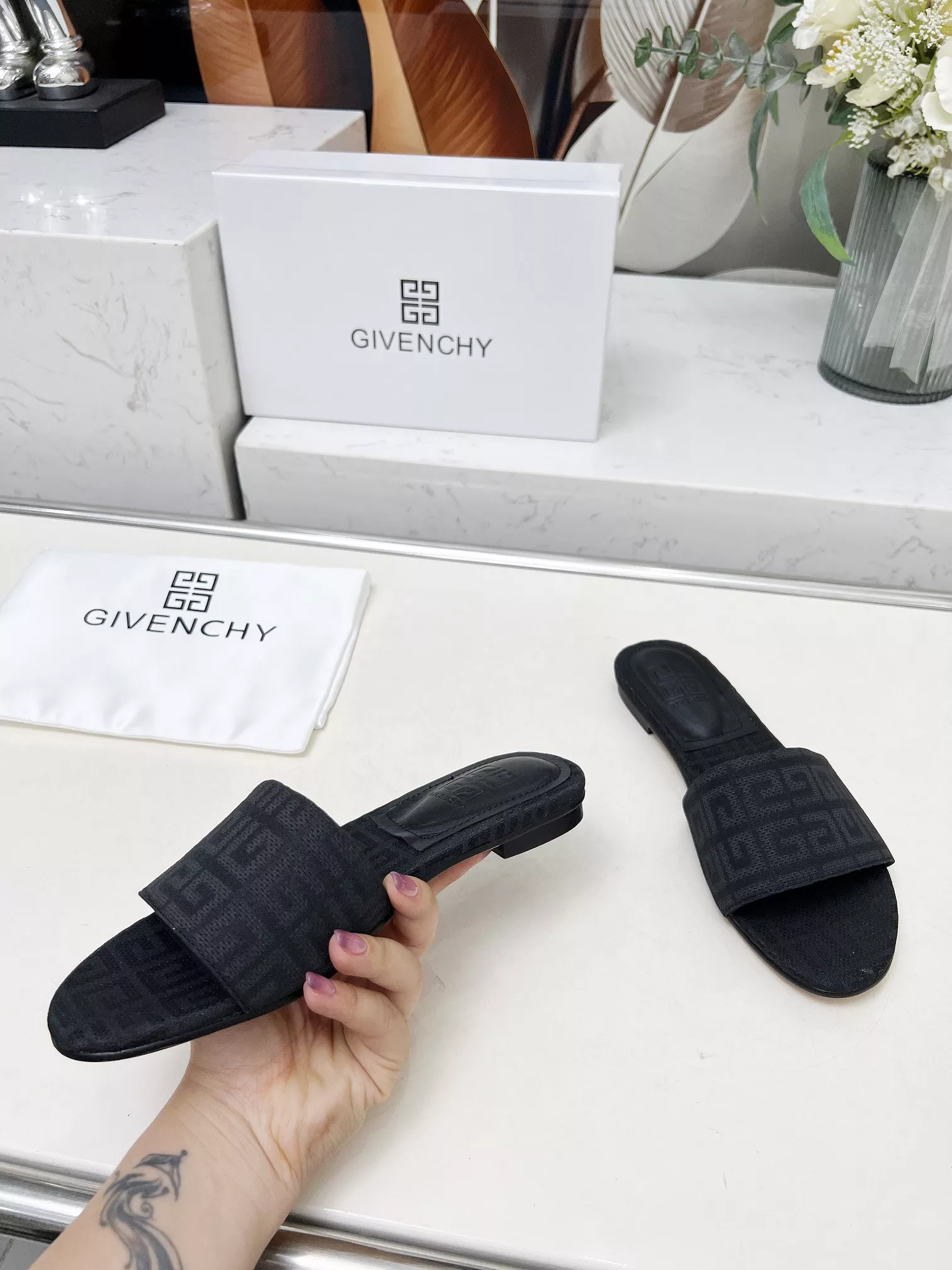 Givenchy Slippers For Women Popular 4462