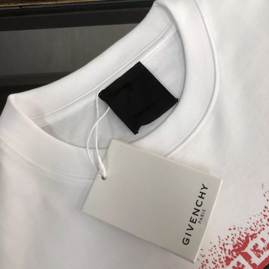 Givenchy T-Shirts Short Sleeved For Men Minimalist 7782