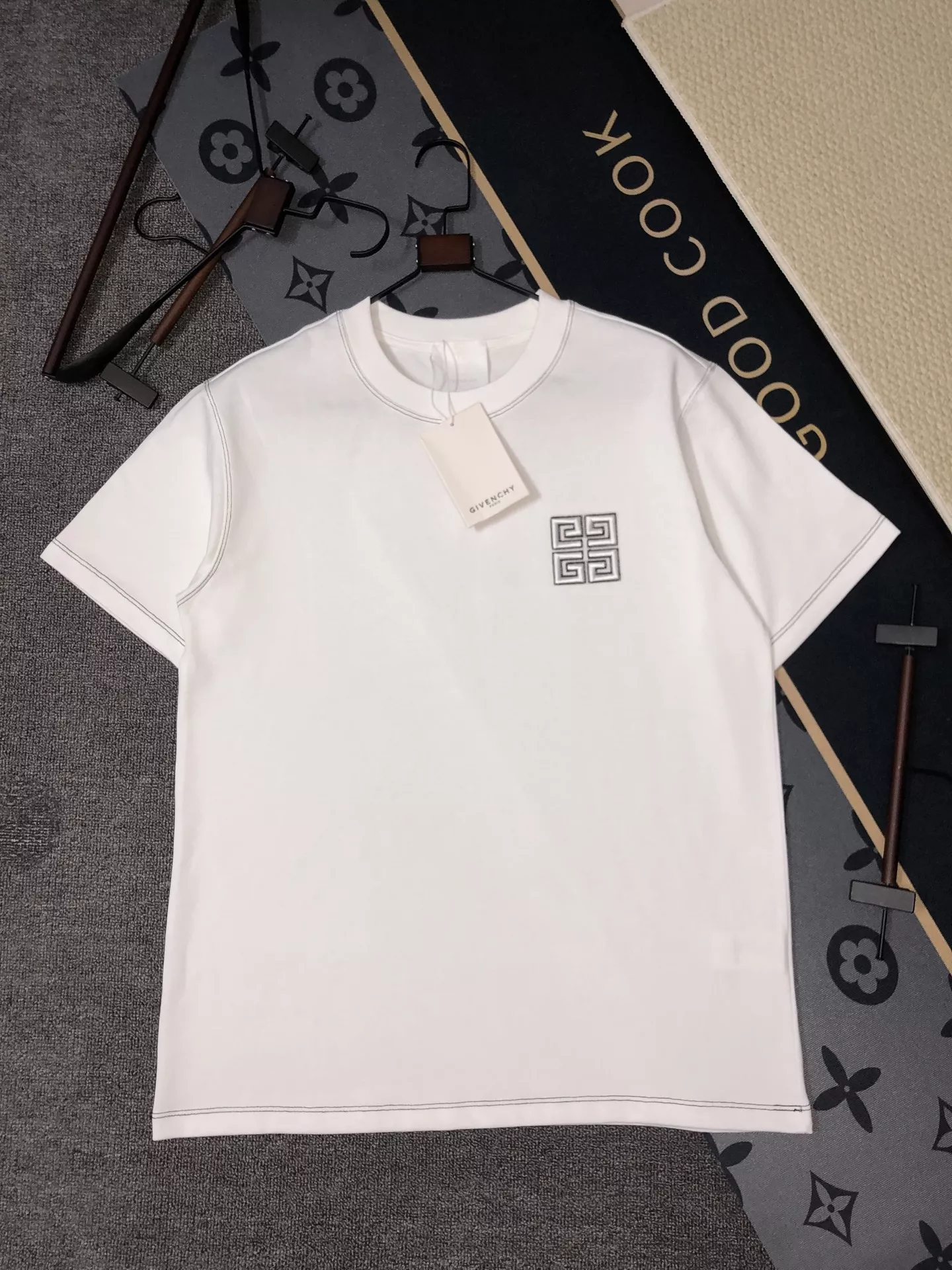 Givenchy T-Shirts Short Sleeved For Unisex Durable 1062